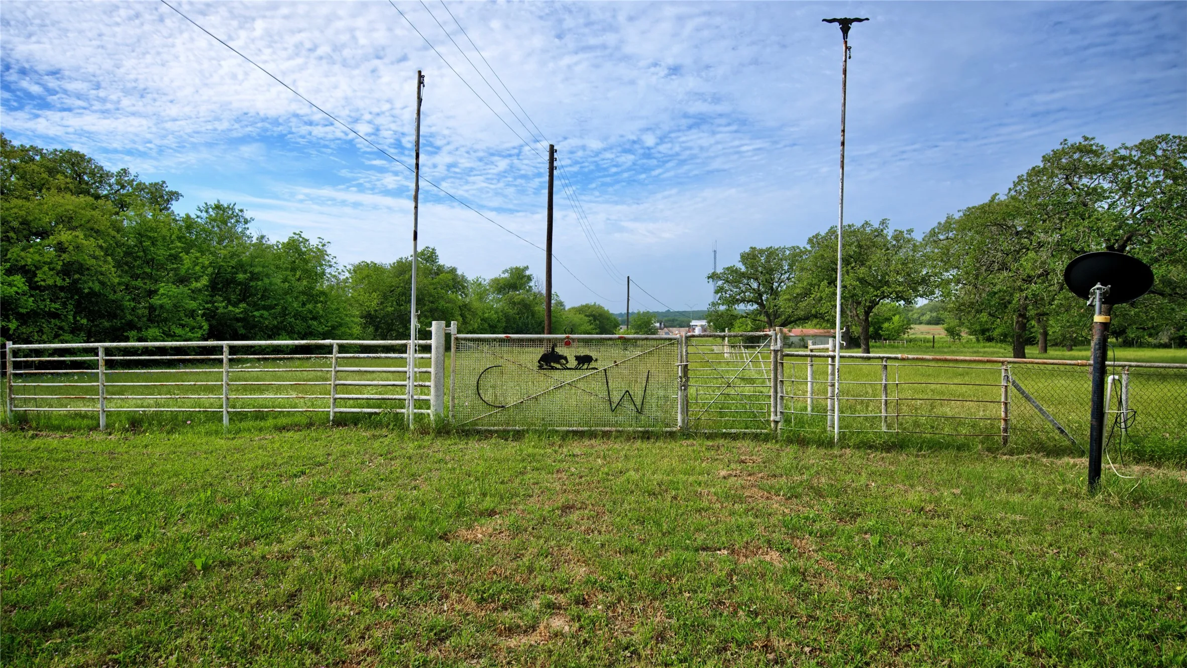 Single Family Residence For Sale in Montague County , 201 Croxton Street, Nocona, Texas 76255, 2 Bedrooms, 1 Bathroom, Garage spaces, 938 Sqft, built in 1936, Price $300,000, mls#21264299, Real Estate Agent in Nocona, Homes For Sale in Montague county, Homes For Sale in Nocona, Realtor in Nocona Texas, Real Estate Brokerage Independent Realty Texas, Luminita Cordes Realtor