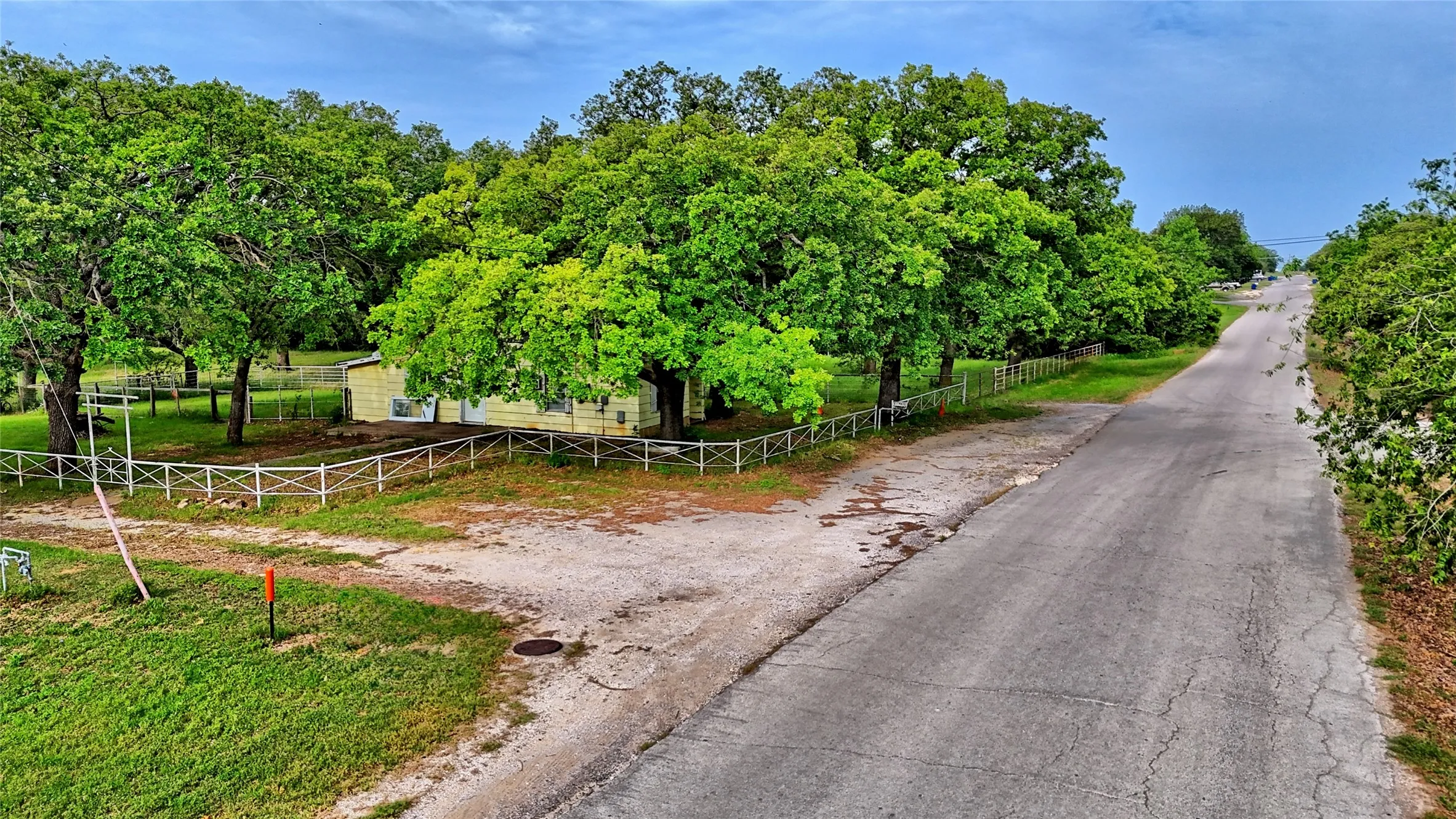 Single Family Residence For Sale in Montague County , 201 Croxton Street, Nocona, Texas 76255, 2 Bedrooms, 1 Bathroom, Garage spaces, 938 Sqft, built in 1936, Price $300,000, mls#21264299, Real Estate Agent in Nocona, Homes For Sale in Montague county, Homes For Sale in Nocona, Realtor in Nocona Texas, Real Estate Brokerage Independent Realty Texas, Luminita Cordes Realtor