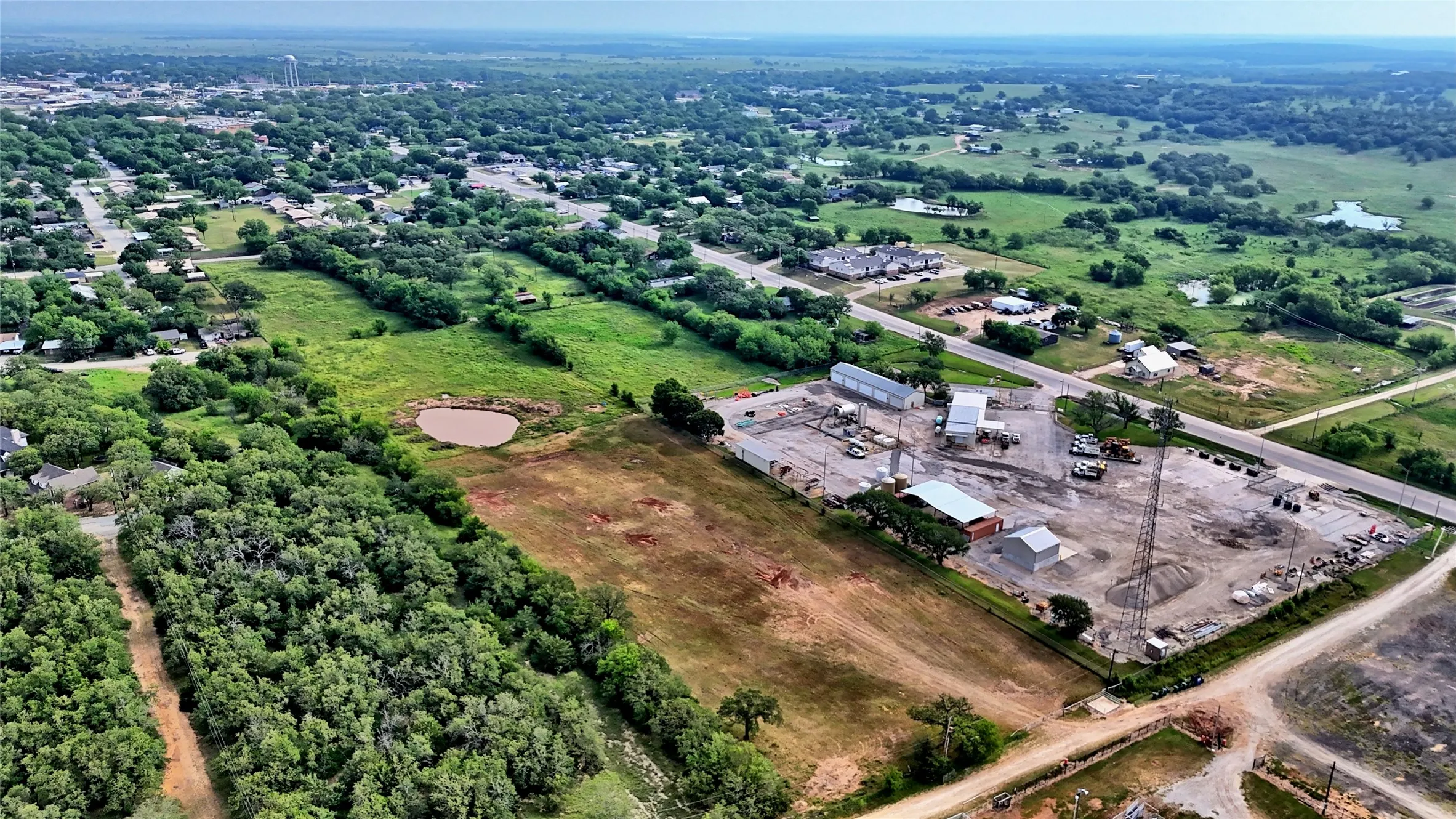 Single Family Residence For Sale in Montague County , 201 Croxton Street, Nocona, Texas 76255, 2 Bedrooms, 1 Bathroom, Garage spaces, 938 Sqft, built in 1936, Price $300,000, mls#21264299, Real Estate Agent in Nocona, Homes For Sale in Montague county, Homes For Sale in Nocona, Realtor in Nocona Texas, Real Estate Brokerage Independent Realty Texas, Luminita Cordes Realtor