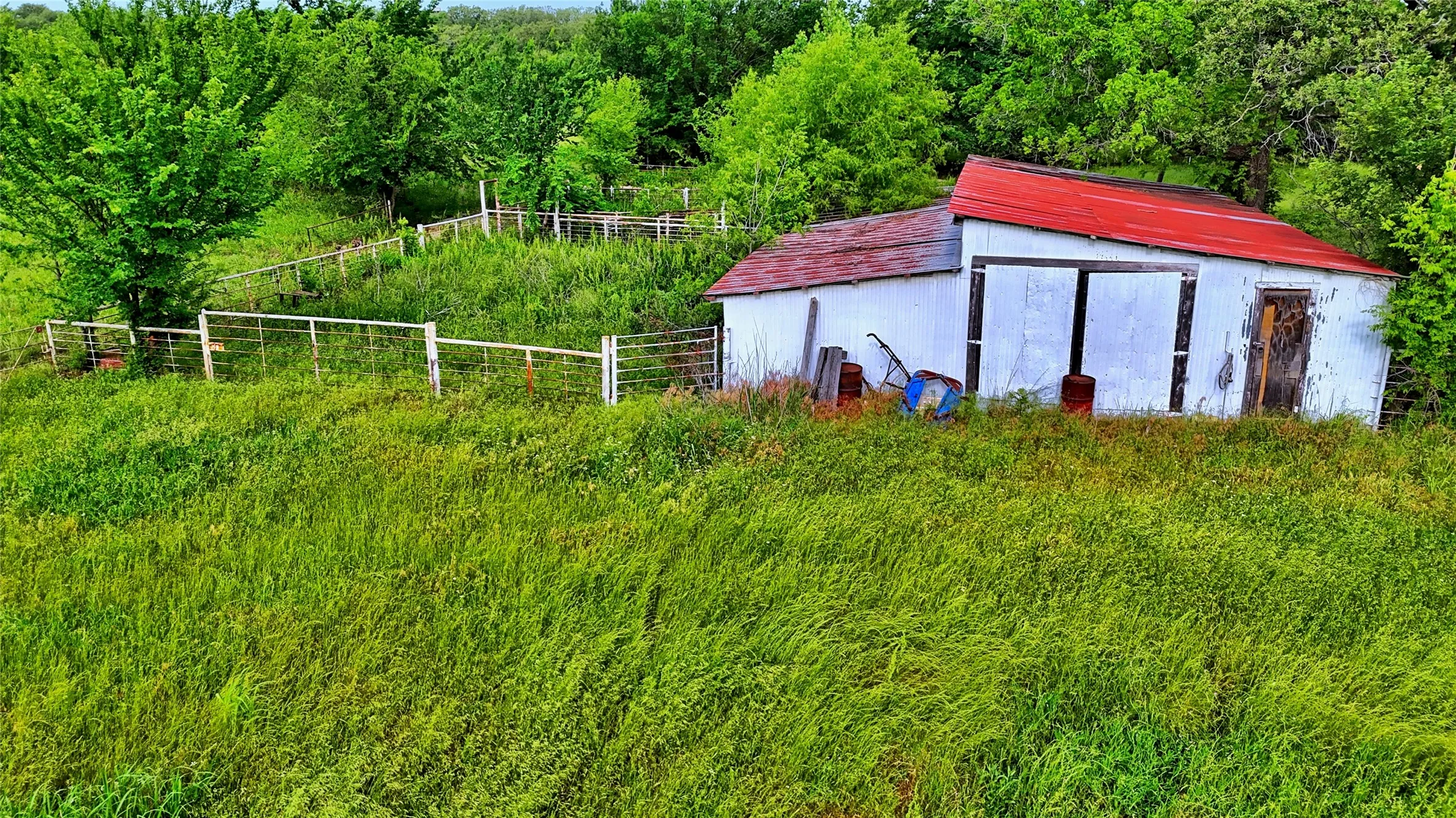 Single Family Residence For Sale in Montague County , 201 Croxton Street, Nocona, Texas 76255, 2 Bedrooms, 1 Bathroom, Garage spaces, 938 Sqft, built in 1936, Price $300,000, mls#21264299, Real Estate Agent in Nocona, Homes For Sale in Montague county, Homes For Sale in Nocona, Realtor in Nocona Texas, Real Estate Brokerage Independent Realty Texas, Luminita Cordes Realtor