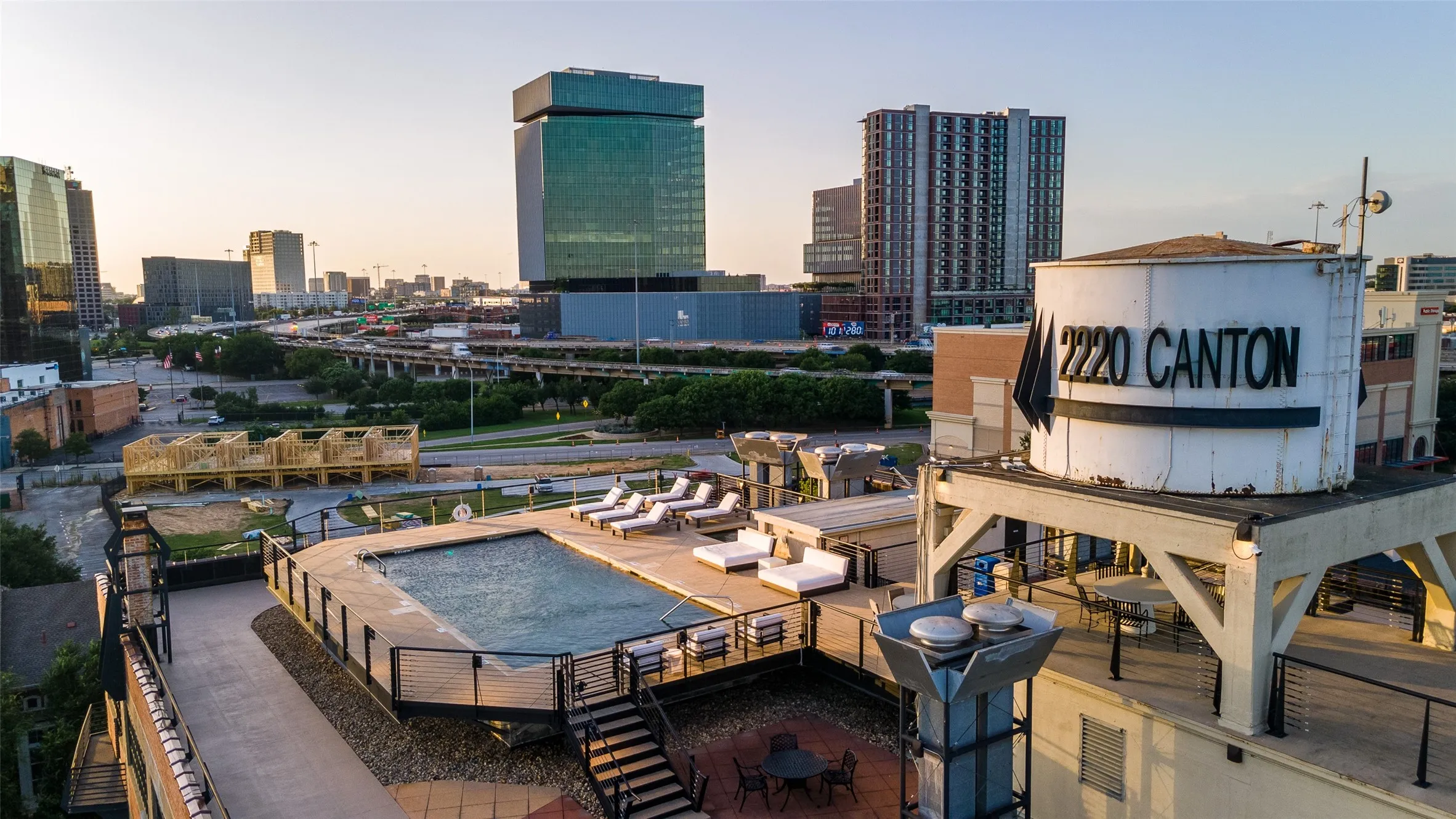 Condominium For Sale in Dallas County , 2220 Canton Street 401, Dallas, Texas 75201, 2 Bedroom, 3 Bathroom, 2 Garage spaces, 2,729 Sqft, built in 1925, mls#21264116, Real Estate Agent in Dallas, Homes For Sale in Dallas county, Homes For Sale in Dallas, Realtor in Dallas Texas, Real Estate Brokerage Independent Realty Texas, Luminita Cordes Realtor