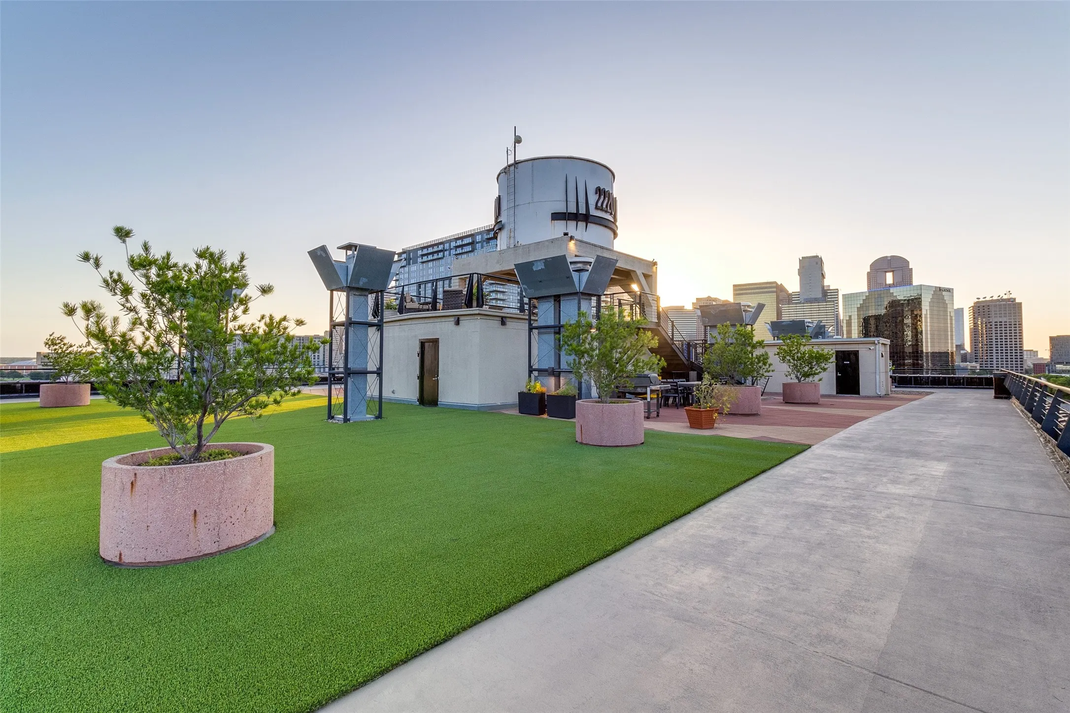 Condominium For Sale in Dallas County , 2220 Canton Street 401, Dallas, Texas 75201, 2 Bedroom, 3 Bathroom, 2 Garage spaces, 2,729 Sqft, built in 1925, mls#21264116, Real Estate Agent in Dallas, Homes For Sale in Dallas county, Homes For Sale in Dallas, Realtor in Dallas Texas, Real Estate Brokerage Independent Realty Texas, Luminita Cordes Realtor