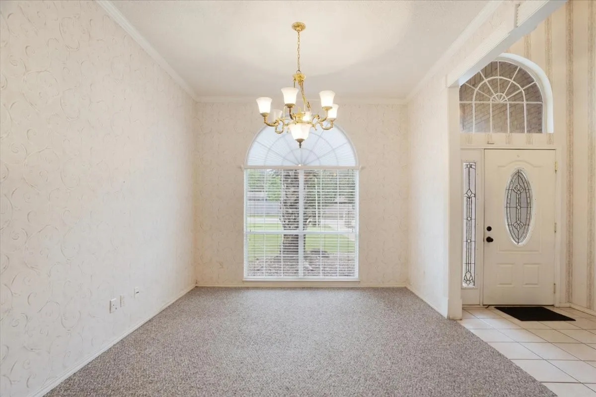 Dining room.