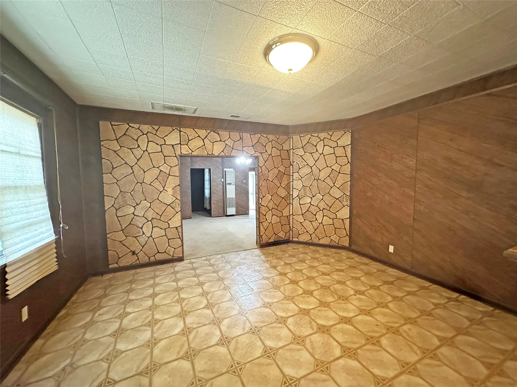 Single Family Residence For Sale in Dallas County , 1001 Grandview Avenue, Dallas, Texas 75223, 3 Bedroom, 2 Bathroom, Garage spaces, 1,662 Sqft, built in 1940, mls#21262259, Real Estate Agent in Dallas, Homes For Sale in Dallas county, Homes For Sale in Dallas, Realtor in Dallas Texas, Real Estate Brokerage Independent Realty Texas, Luminita Cordes Realtor