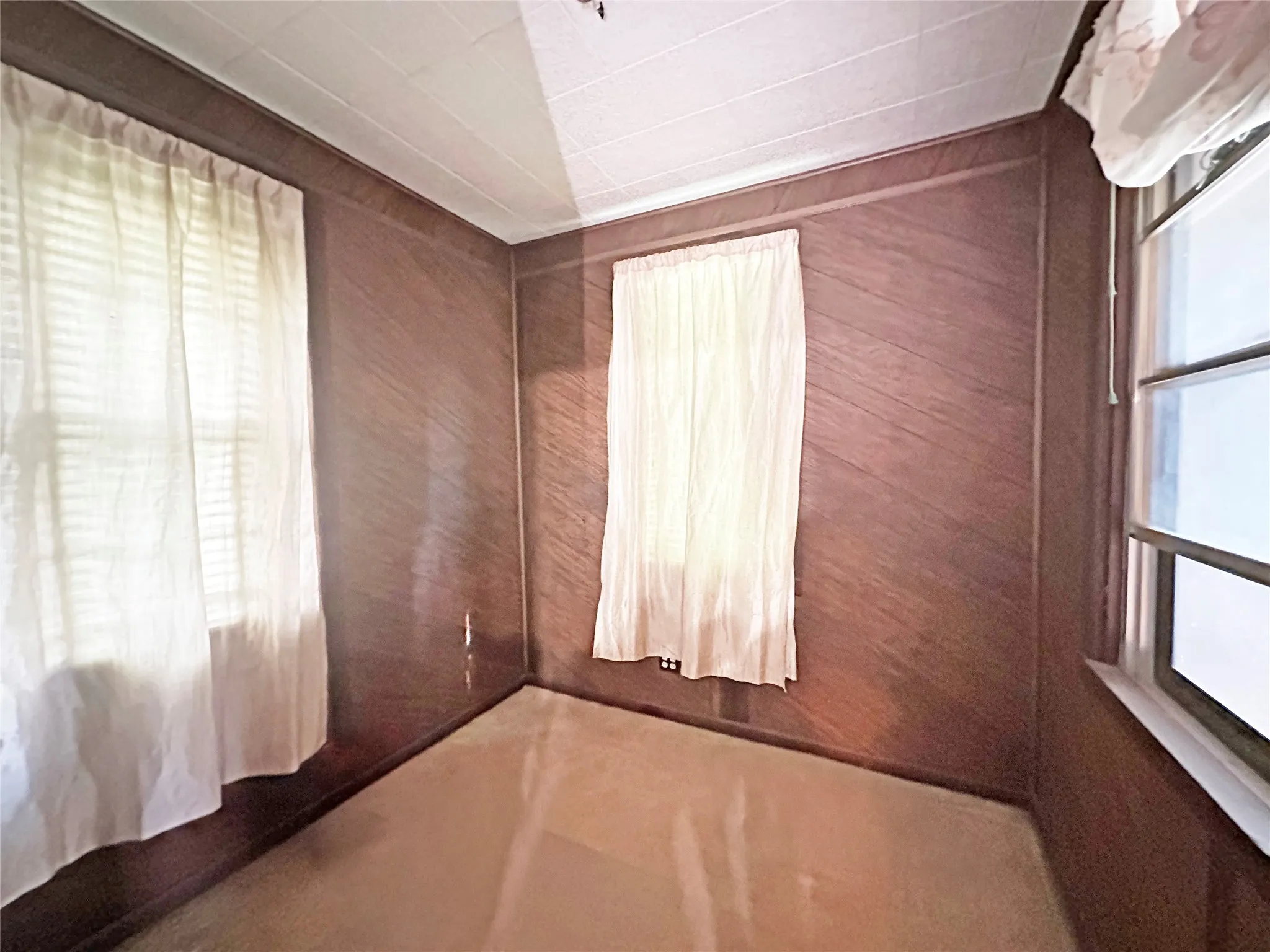 Single Family Residence For Sale in Dallas County , 1001 Grandview Avenue, Dallas, Texas 75223, 3 Bedroom, 2 Bathroom, Garage spaces, 1,662 Sqft, built in 1940, mls#21262259, Real Estate Agent in Dallas, Homes For Sale in Dallas county, Homes For Sale in Dallas, Realtor in Dallas Texas, Real Estate Brokerage Independent Realty Texas, Luminita Cordes Realtor