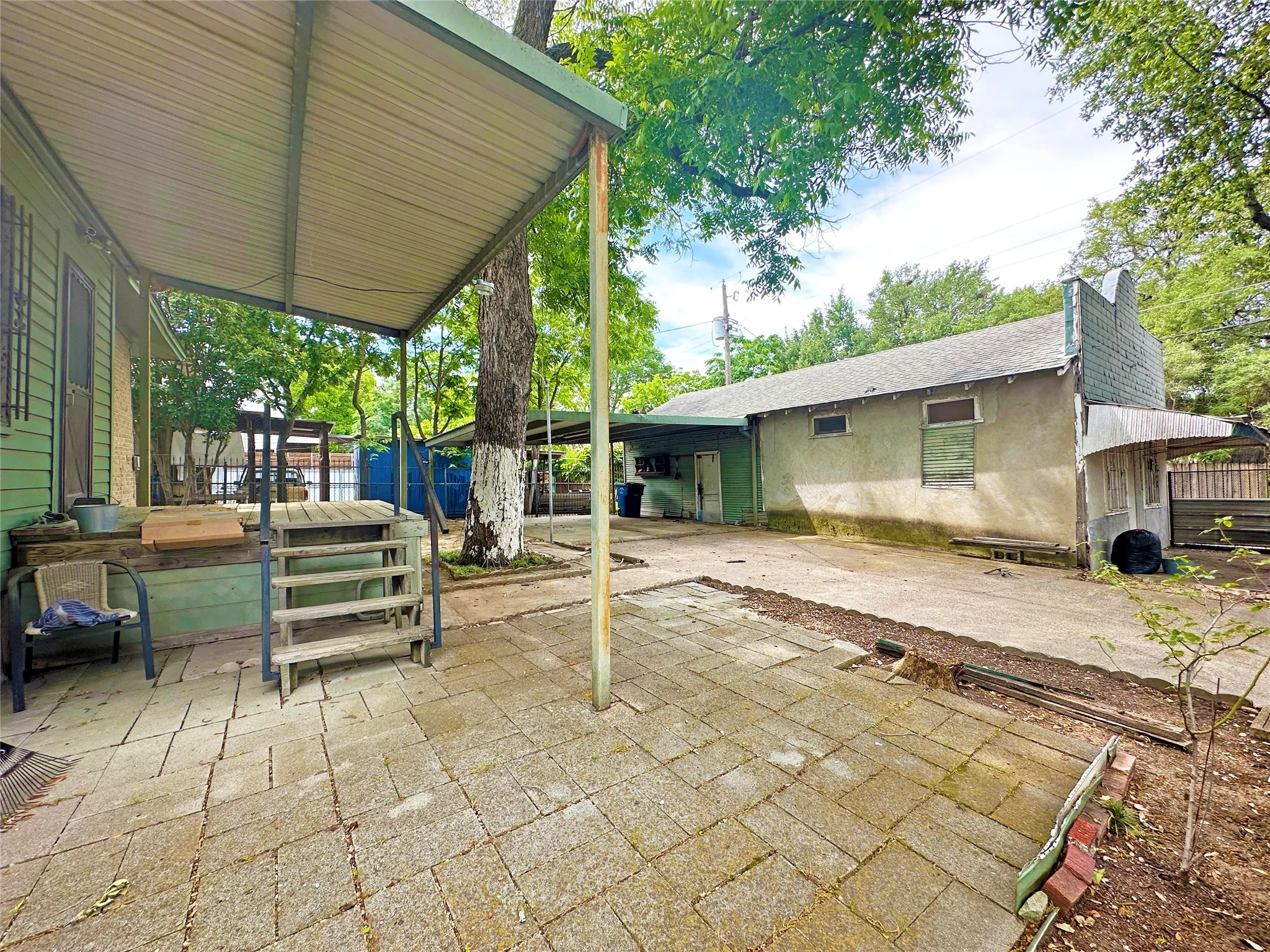 Single Family Residence For Sale in Dallas County , 1001 Grandview Avenue, Dallas, Texas 75223, 3 Bedroom, 2 Bathroom, Garage spaces, 1,662 Sqft, built in 1940, mls#21262259, Real Estate Agent in Dallas, Homes For Sale in Dallas county, Homes For Sale in Dallas, Realtor in Dallas Texas, Real Estate Brokerage Independent Realty Texas, Luminita Cordes Realtor