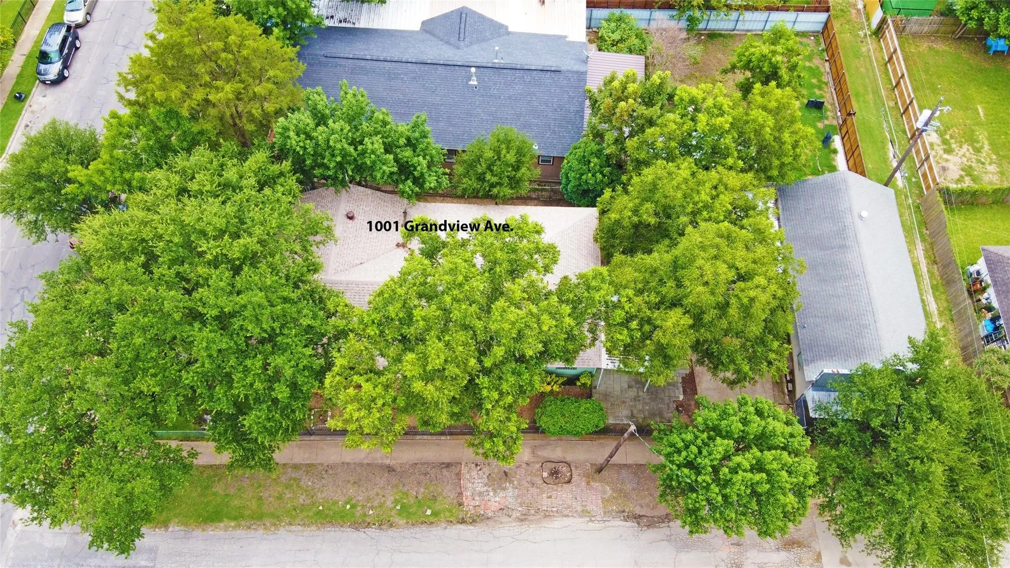 Single Family Residence For Sale in Dallas County , 1001 Grandview Avenue, Dallas, Texas 75223, 3 Bedroom, 2 Bathroom, Garage spaces, 1,662 Sqft, built in 1940, mls#21262259, Real Estate Agent in Dallas, Homes For Sale in Dallas county, Homes For Sale in Dallas, Realtor in Dallas Texas, Real Estate Brokerage Independent Realty Texas, Luminita Cordes Realtor