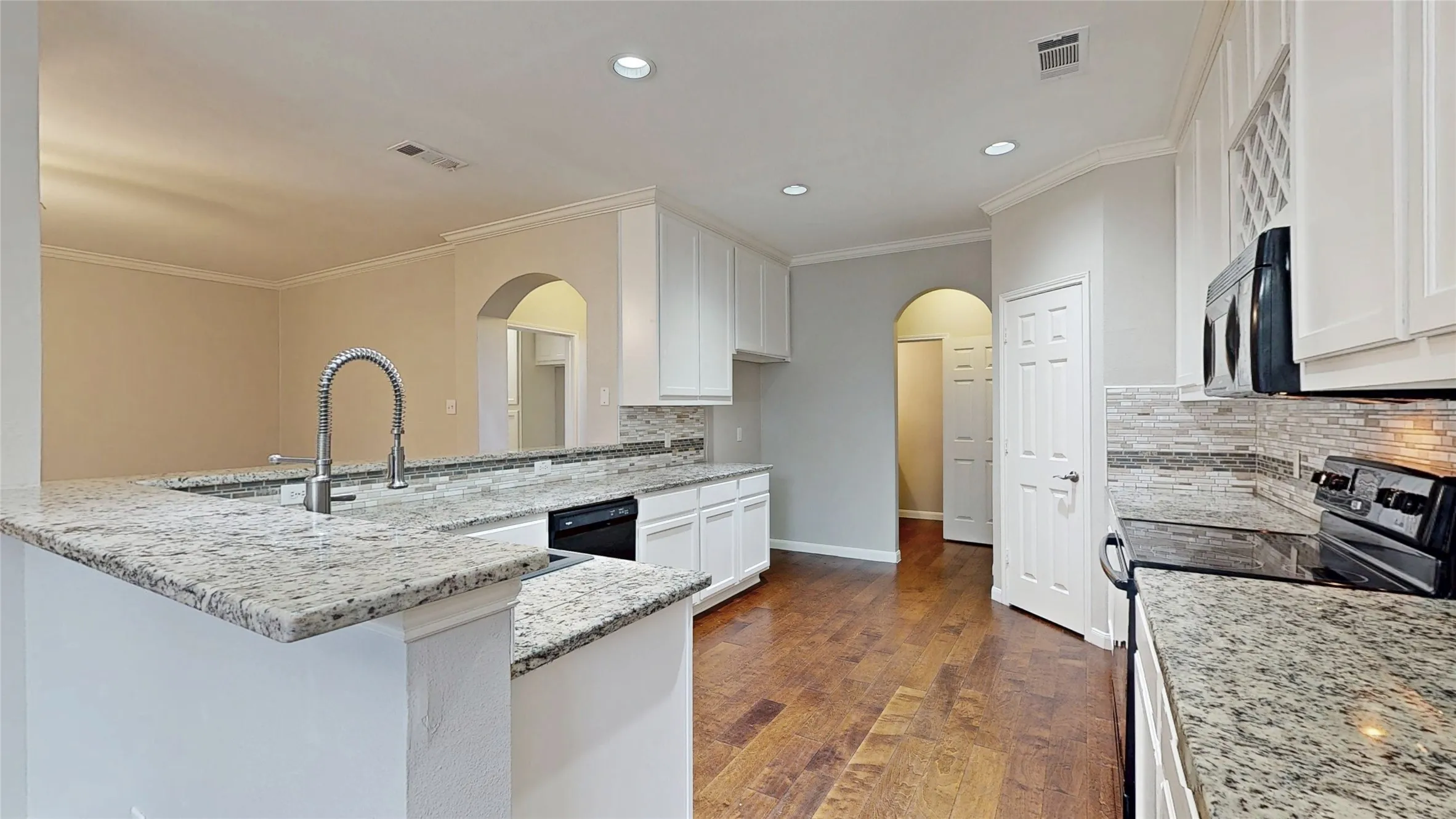 Single Family Residence For Sale in Denton County , 4107 Pine Glen Road, Corinth, Texas 76208, 5 Bedroom, 4 Bathroom, 2 Garage spaces, 4,261 Sqft, built in 2003, mls#21262790, Real Estate Agent in Corinth, Homes For Sale in Denton county, Homes For Sale in Corinth, Realtor in Corinth Texas, Real Estate Brokerage Independent Realty Texas, Luminita Cordes Realtor