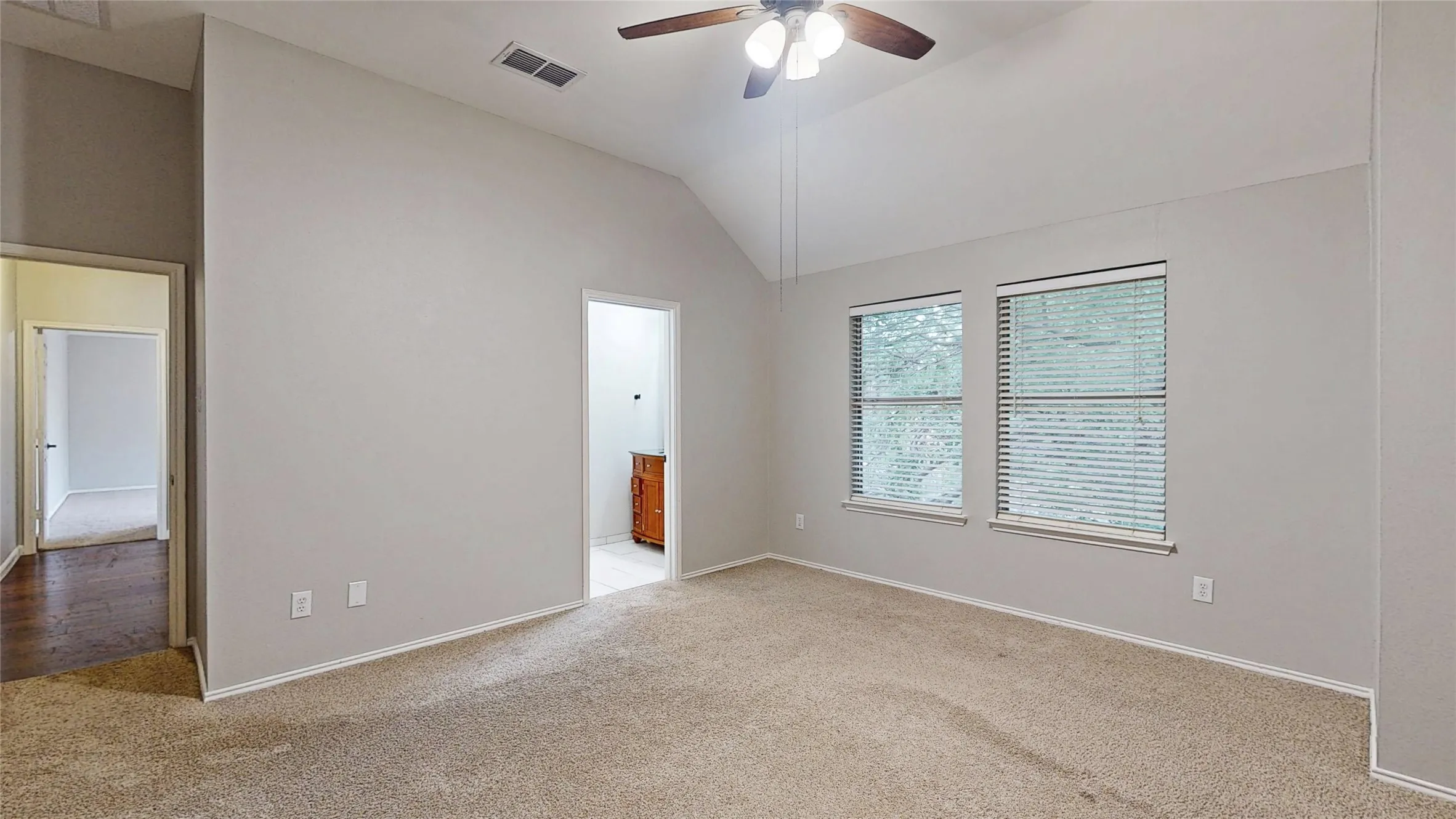 Single Family Residence For Sale in Denton County , 4107 Pine Glen Road, Corinth, Texas 76208, 5 Bedroom, 4 Bathroom, 2 Garage spaces, 4,261 Sqft, built in 2003, mls#21262790, Real Estate Agent in Corinth, Homes For Sale in Denton county, Homes For Sale in Corinth, Realtor in Corinth Texas, Real Estate Brokerage Independent Realty Texas, Luminita Cordes Realtor