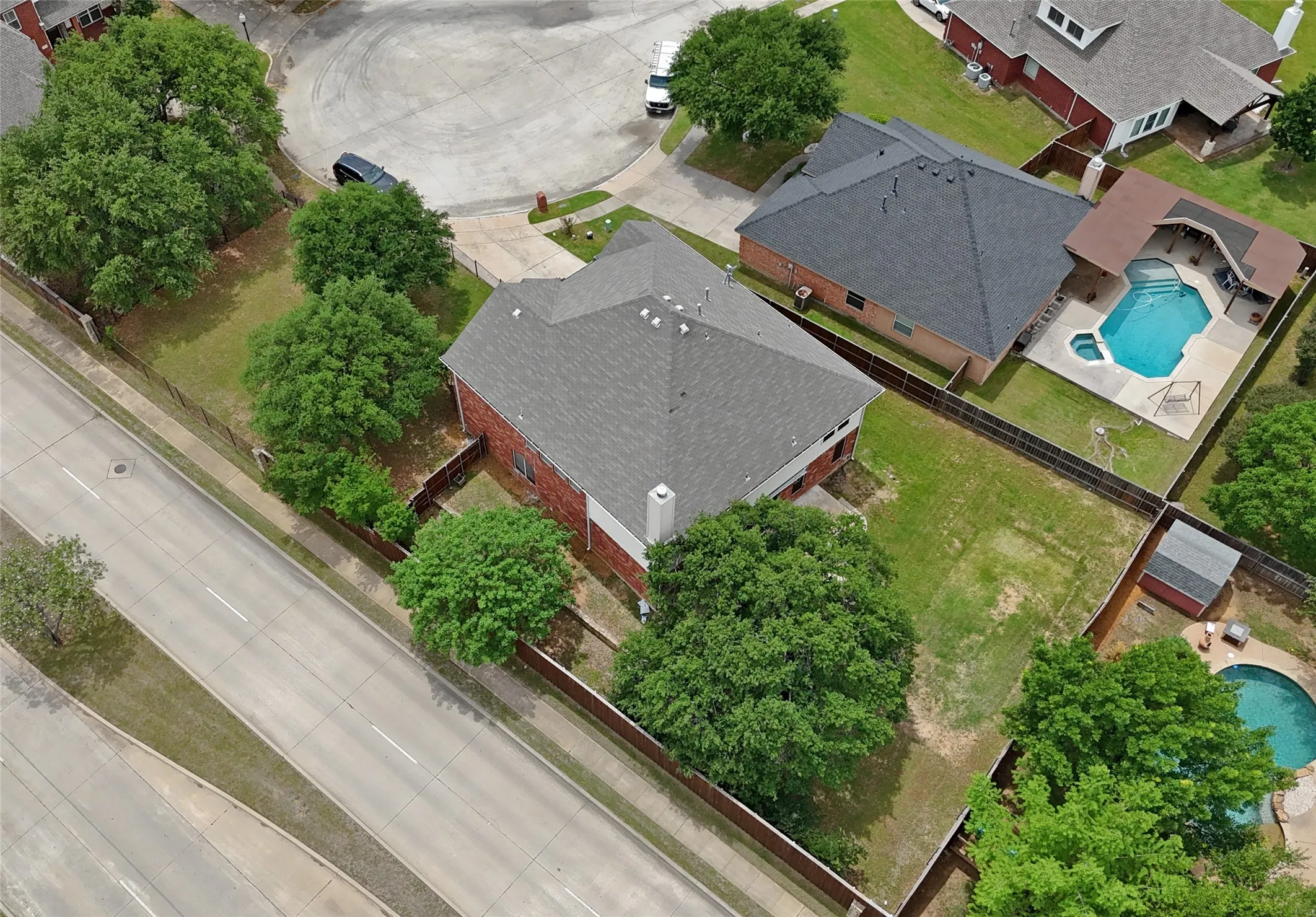 Single Family Residence For Sale in Denton County , 4107 Pine Glen Road, Corinth, Texas 76208, 5 Bedroom, 4 Bathroom, 2 Garage spaces, 4,261 Sqft, built in 2003, mls#21262790, Real Estate Agent in Corinth, Homes For Sale in Denton county, Homes For Sale in Corinth, Realtor in Corinth Texas, Real Estate Brokerage Independent Realty Texas, Luminita Cordes Realtor
