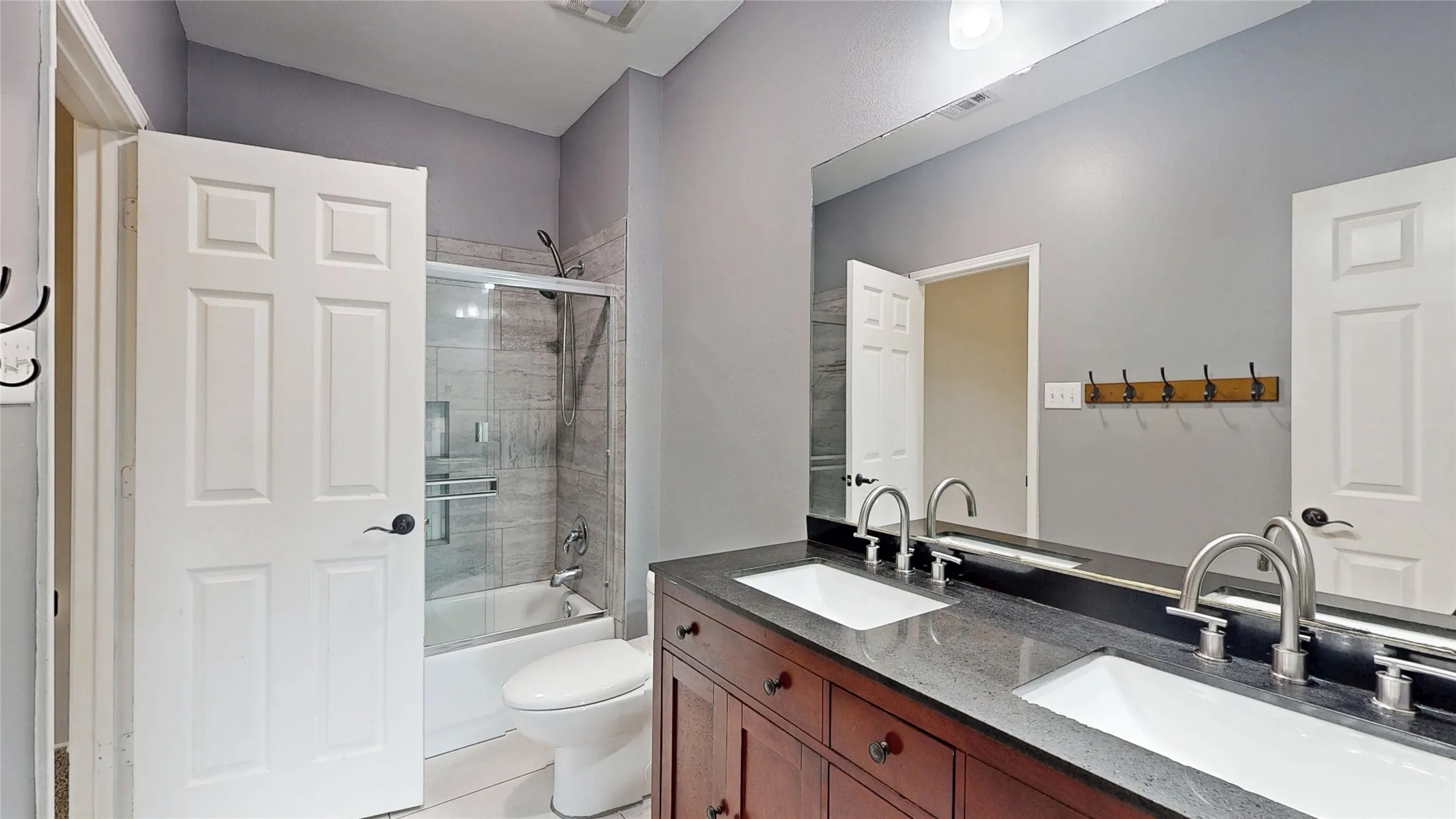 Single Family Residence For Sale in Denton County , 4107 Pine Glen Road, Corinth, Texas 76208, 5 Bedroom, 4 Bathroom, 2 Garage spaces, 4,261 Sqft, built in 2003, mls#21262790, Real Estate Agent in Corinth, Homes For Sale in Denton county, Homes For Sale in Corinth, Realtor in Corinth Texas, Real Estate Brokerage Independent Realty Texas, Luminita Cordes Realtor