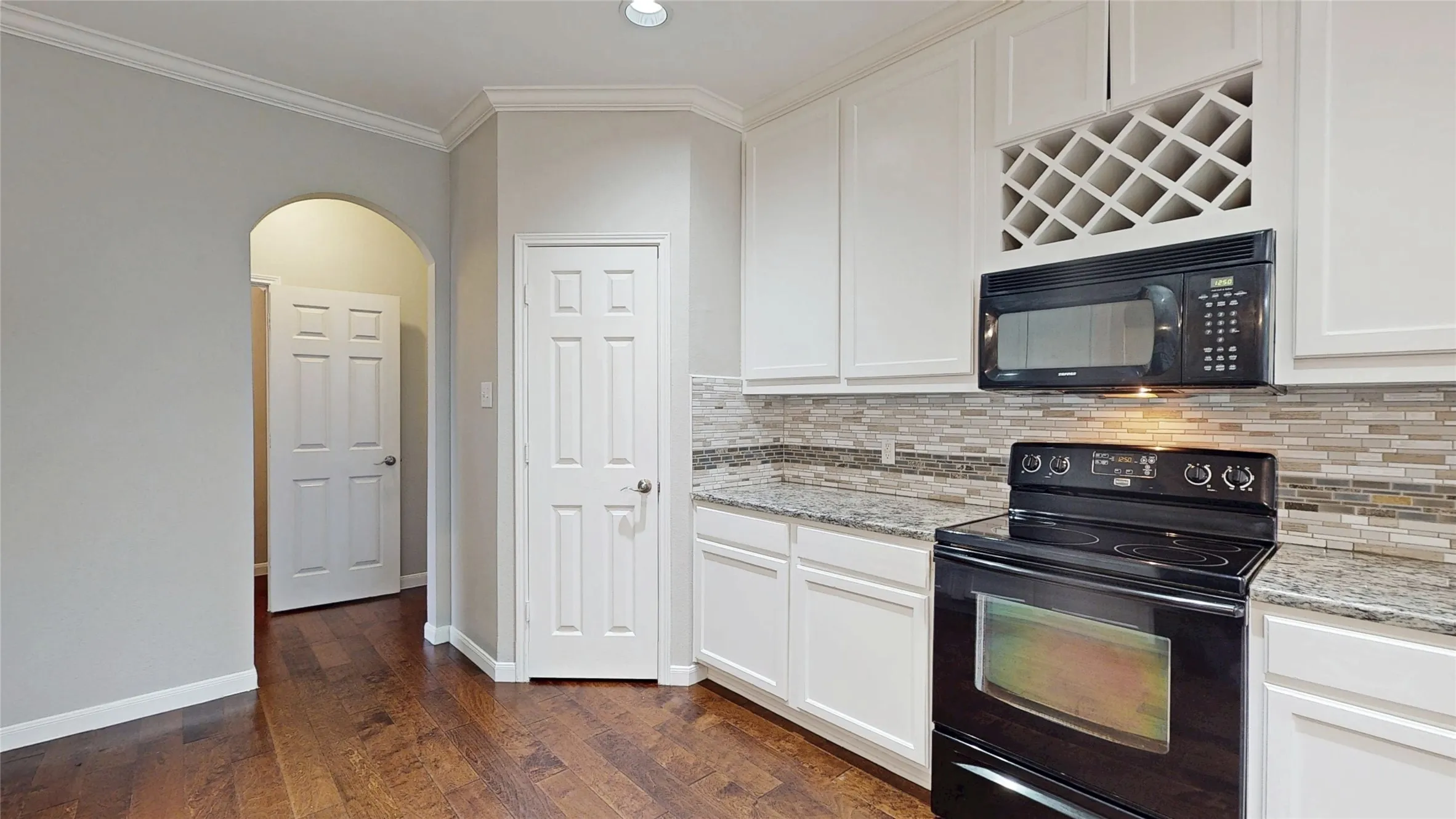 Single Family Residence For Sale in Denton County , 4107 Pine Glen Road, Corinth, Texas 76208, 5 Bedroom, 4 Bathroom, 2 Garage spaces, 4,261 Sqft, built in 2003, mls#21262790, Real Estate Agent in Corinth, Homes For Sale in Denton county, Homes For Sale in Corinth, Realtor in Corinth Texas, Real Estate Brokerage Independent Realty Texas, Luminita Cordes Realtor