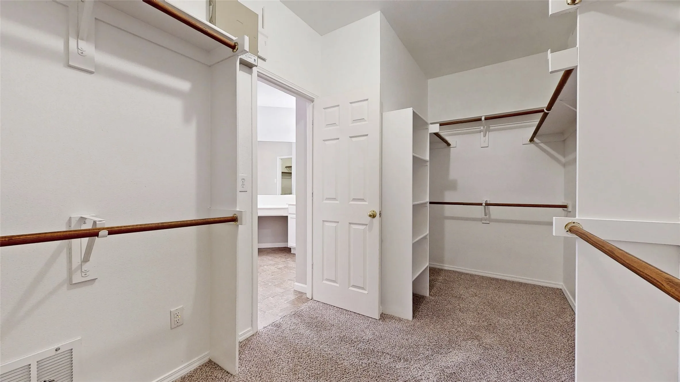 Single Family Residence For Sale in Denton County , 4107 Pine Glen Road, Corinth, Texas 76208, 5 Bedroom, 4 Bathroom, 2 Garage spaces, 4,261 Sqft, built in 2003, mls#21262790, Real Estate Agent in Corinth, Homes For Sale in Denton county, Homes For Sale in Corinth, Realtor in Corinth Texas, Real Estate Brokerage Independent Realty Texas, Luminita Cordes Realtor
