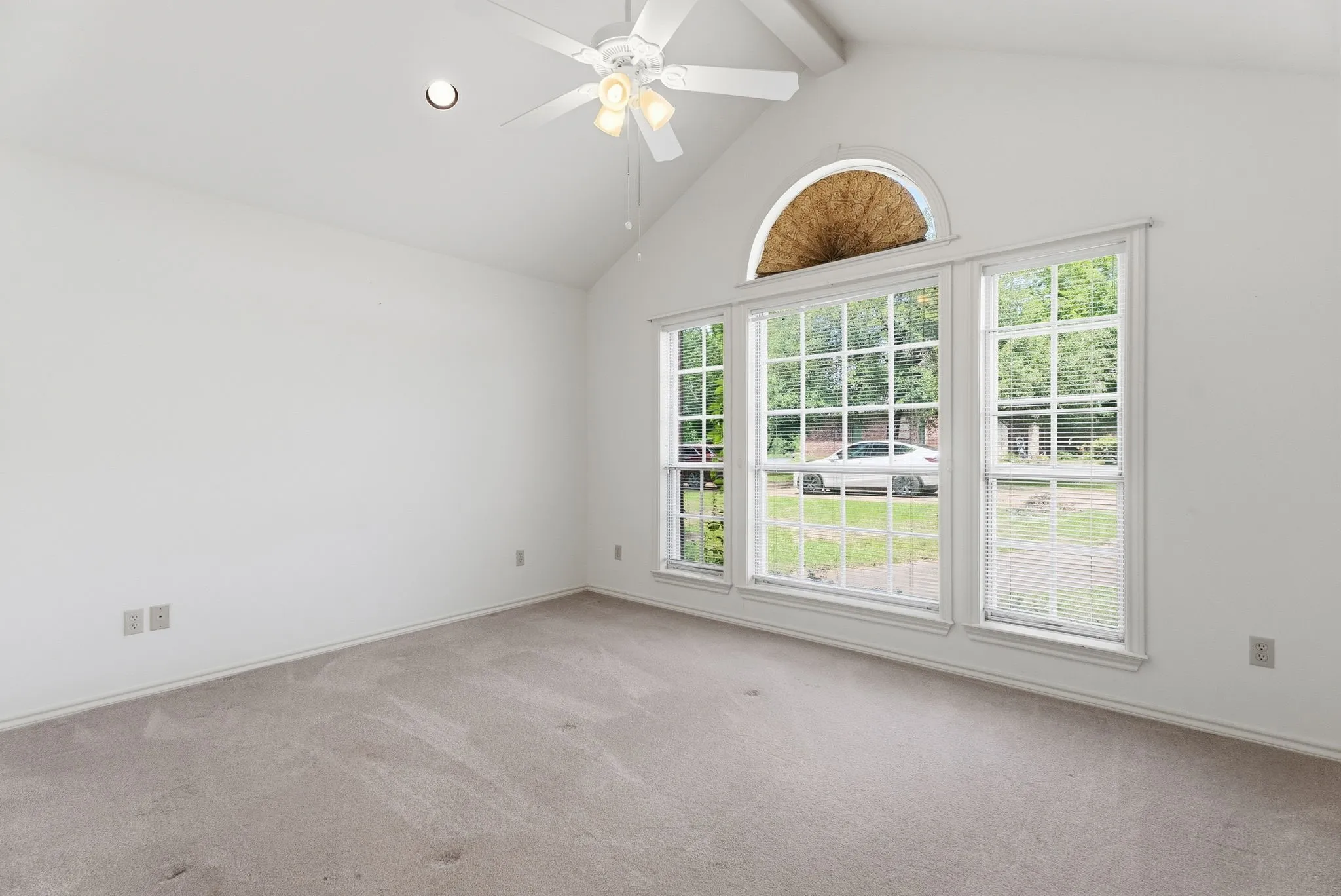 Single Family Residence For Sale in Wood County , 241 Lakeside Place, Mineola, Texas 75773, 3 Bedroom, 3 Bathroom, 2 Garage spaces, 2,383 Sqft, built in 1992, mls#21263505, Real Estate Agent in Mineola, Homes For Sale in Wood county, Homes For Sale in Mineola, Realtor in Mineola Texas, Real Estate Brokerage Independent Realty Texas, Luminita Cordes Realtor