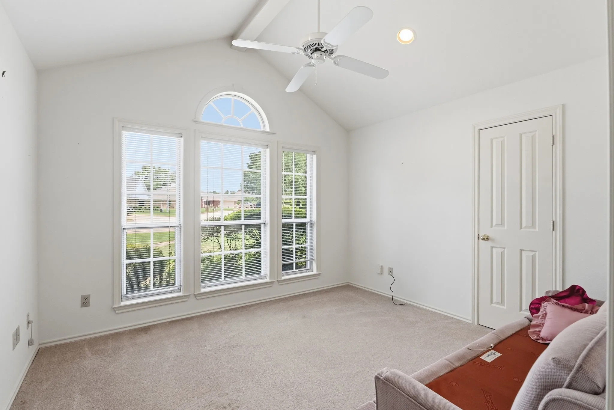 Single Family Residence For Sale in Wood County , 241 Lakeside Place, Mineola, Texas 75773, 3 Bedroom, 3 Bathroom, 2 Garage spaces, 2,383 Sqft, built in 1992, mls#21263505, Real Estate Agent in Mineola, Homes For Sale in Wood county, Homes For Sale in Mineola, Realtor in Mineola Texas, Real Estate Brokerage Independent Realty Texas, Luminita Cordes Realtor