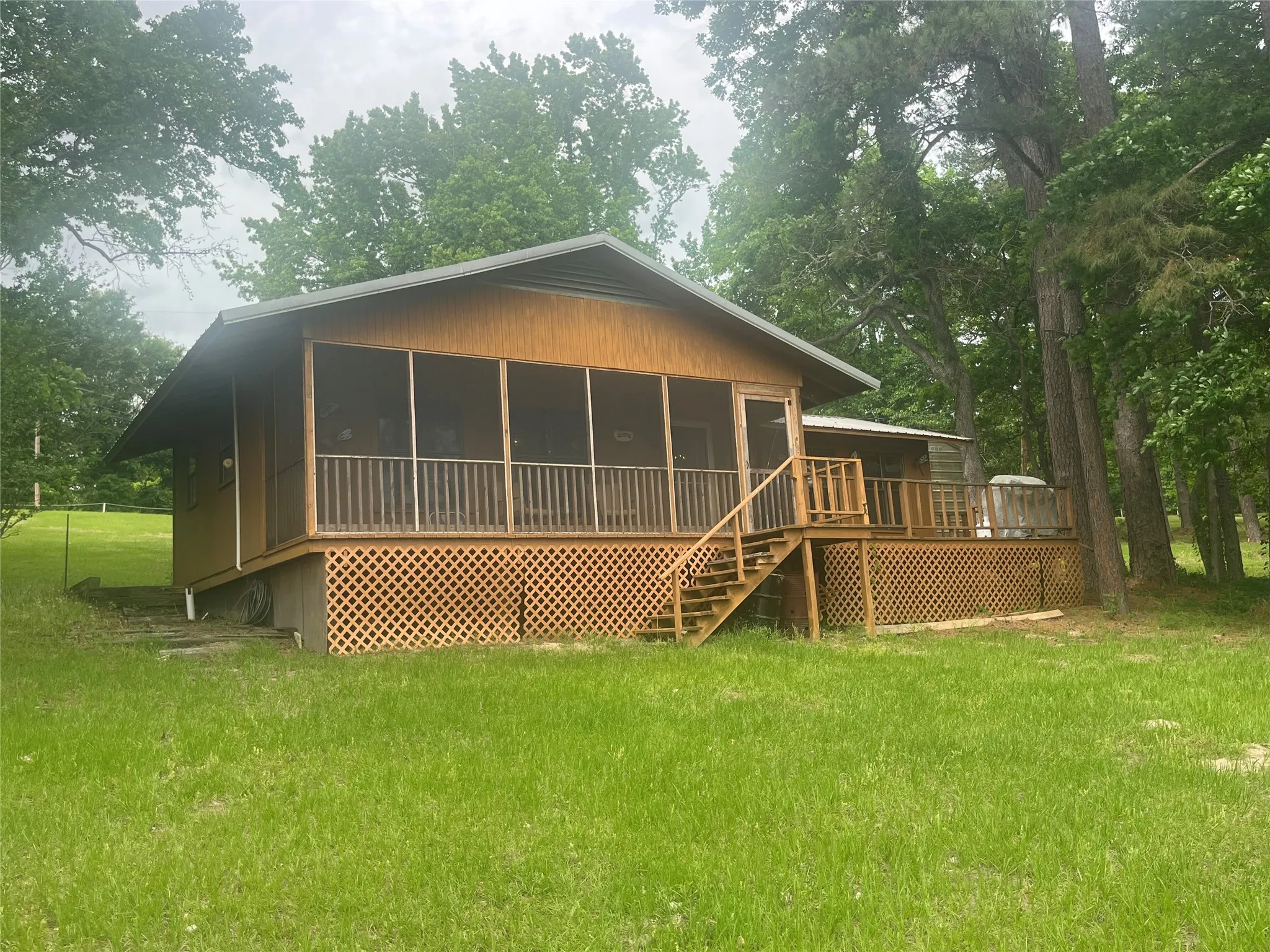 Single Family Residence For Sale in Red River (TX) County , 130 Private Road 8232, Annona, Texas 75550, 1 Bedroom, 1 Bathroom, Garage spaces, 792 Sqft, built in 1970, mls#21262036, Real Estate Agent in Annona, Homes For Sale in Red River (TX) county, Homes For Sale in Annona, Realtor in Annona Texas, Real Estate Brokerage Independent Realty Texas, Luminita Cordes Realtor