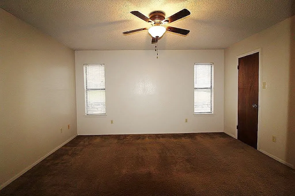Duplex For Rent in Parker County , 1110 Curtis Drive, Weatherford, Texas 76086, 2 Bedroom, 2 Bathroom, Garage spaces, 1,004 Sqft, built in 1984, mls#21264354, Real Estate Agent in Weatherford, Homes For Rent in Parker county, Homes For Rent in Weatherford, Realtor in Weatherford Texas, Real Estate Brokerage Independent Realty Texas, Luminita Cordes Realtor