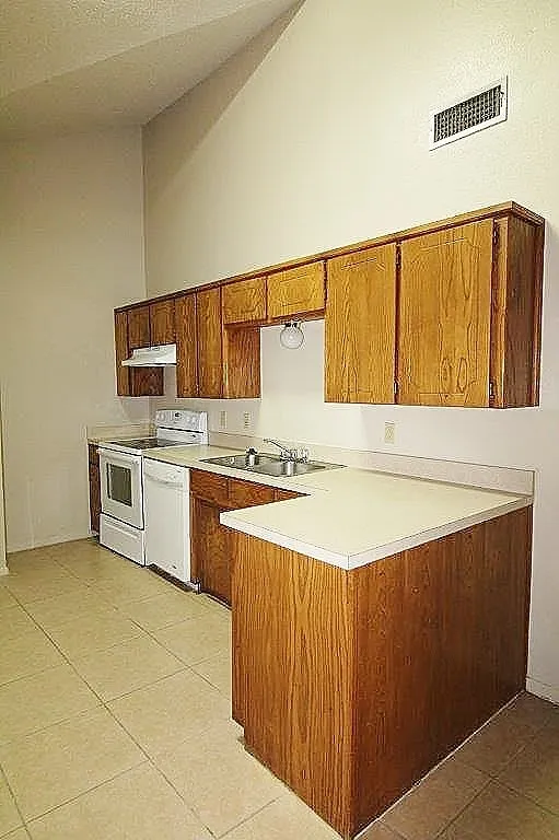 Duplex For Rent in Parker County , 1110 Curtis Drive, Weatherford, Texas 76086, 2 Bedroom, 2 Bathroom, Garage spaces, 1,004 Sqft, built in 1984, mls#21264354, Real Estate Agent in Weatherford, Homes For Rent in Parker county, Homes For Rent in Weatherford, Realtor in Weatherford Texas, Real Estate Brokerage Independent Realty Texas, Luminita Cordes Realtor