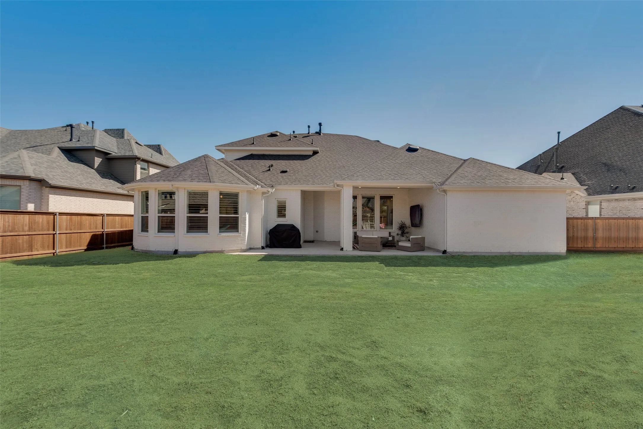 74ft Lot - Huge backyard!