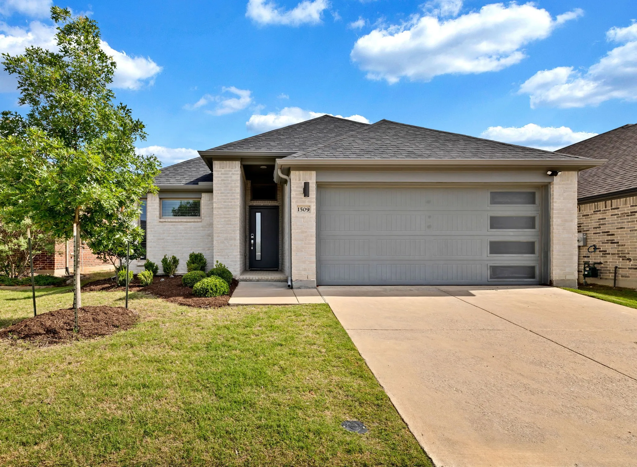 Single Family Residence For Sale in Collin County , 1509 Wayback Drive, Celina, Texas 75009, 3 Bedroom, 2 Bathroom, 2 Garage spaces, 1,929 Sqft, built in 2021, Price $440,000, mls#21263114, Real Estate Agent in Celina, Homes For Sale in Collin county, Homes For Sale in Celina, Realtor in Celina Texas, Real Estate Brokerage Independent Realty Texas, Luminita Cordes Realtor