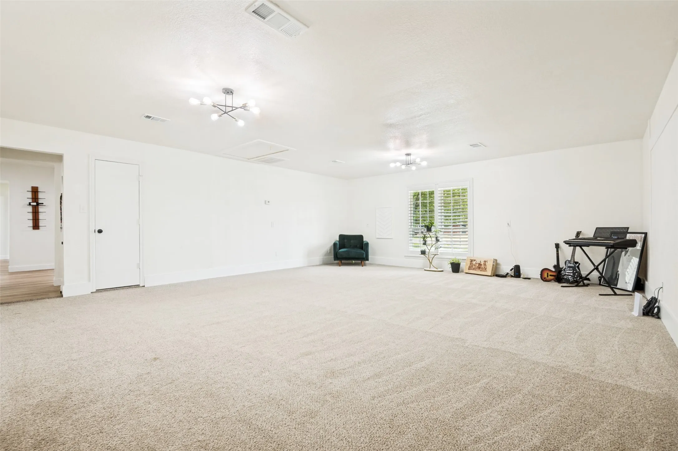 Single Family Residence For Sale in Dallas County , 3323 Dasher Street, Lancaster, Texas 75146, 4 Bedroom, 3 Bathroom, 1 Garage spaces, 2,655 Sqft, built in 1990, mls#21263988, Real Estate Agent in Lancaster, Homes For Sale in Dallas county, Homes For Sale in Lancaster, Realtor in Lancaster Texas, Real Estate Brokerage Independent Realty Texas, Luminita Cordes Realtor