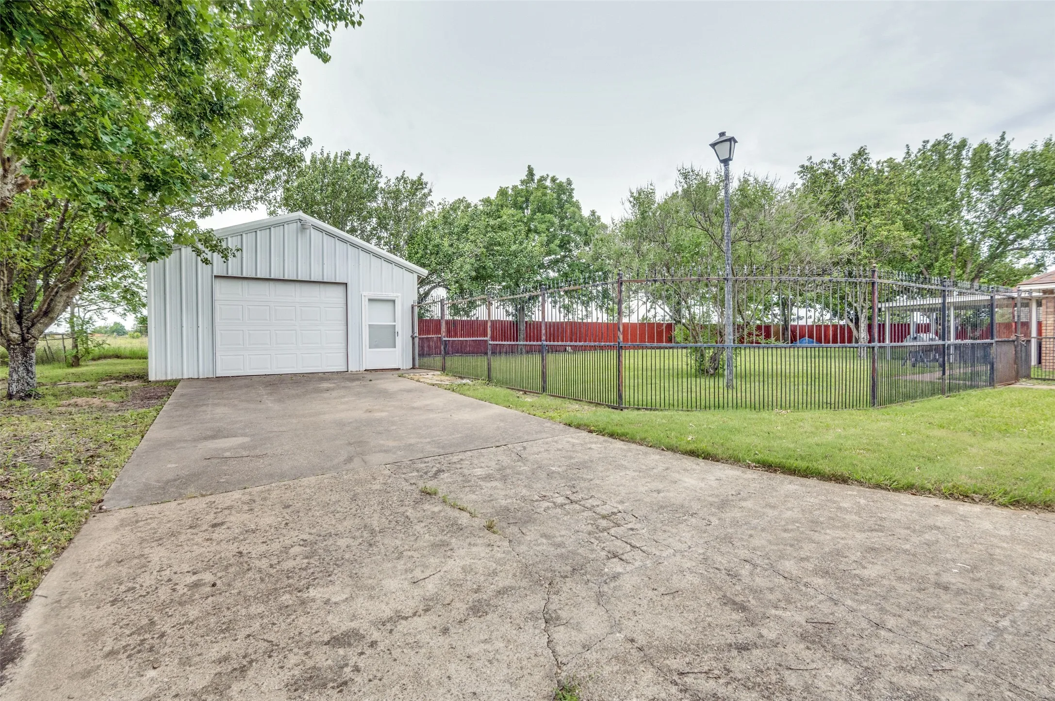 Single Family Residence For Sale in Dallas County , 3323 Dasher Street, Lancaster, Texas 75146, 4 Bedroom, 3 Bathroom, 1 Garage spaces, 2,655 Sqft, built in 1990, mls#21263988, Real Estate Agent in Lancaster, Homes For Sale in Dallas county, Homes For Sale in Lancaster, Realtor in Lancaster Texas, Real Estate Brokerage Independent Realty Texas, Luminita Cordes Realtor