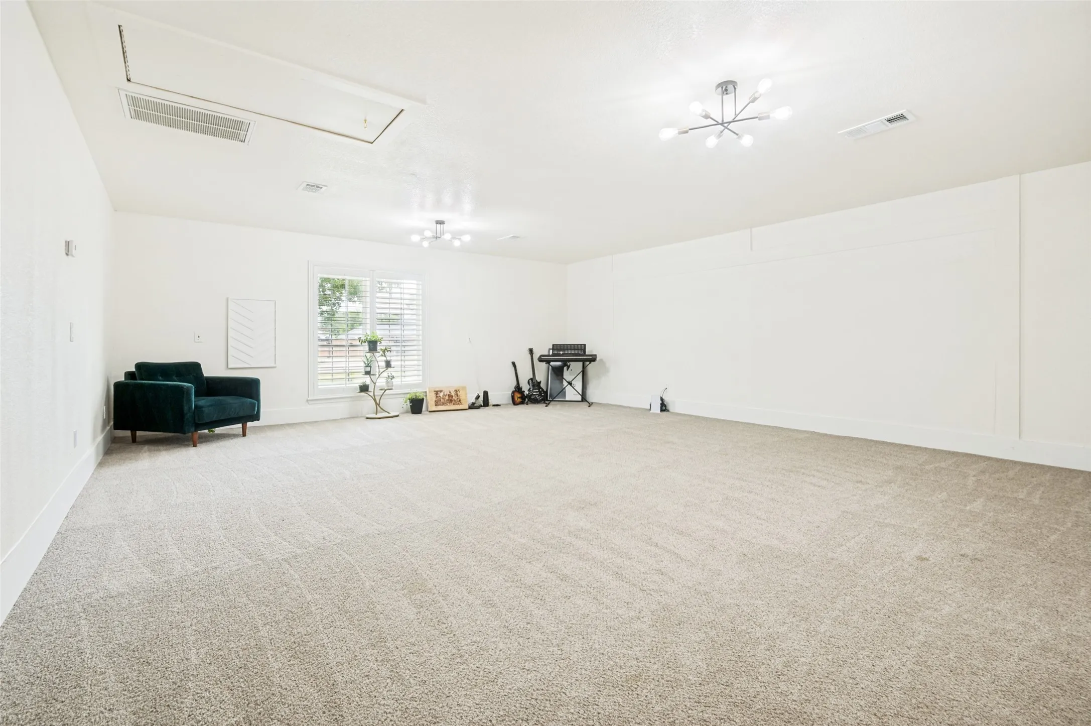 Single Family Residence For Sale in Dallas County , 3323 Dasher Street, Lancaster, Texas 75146, 4 Bedroom, 3 Bathroom, 1 Garage spaces, 2,655 Sqft, built in 1990, mls#21263988, Real Estate Agent in Lancaster, Homes For Sale in Dallas county, Homes For Sale in Lancaster, Realtor in Lancaster Texas, Real Estate Brokerage Independent Realty Texas, Luminita Cordes Realtor
