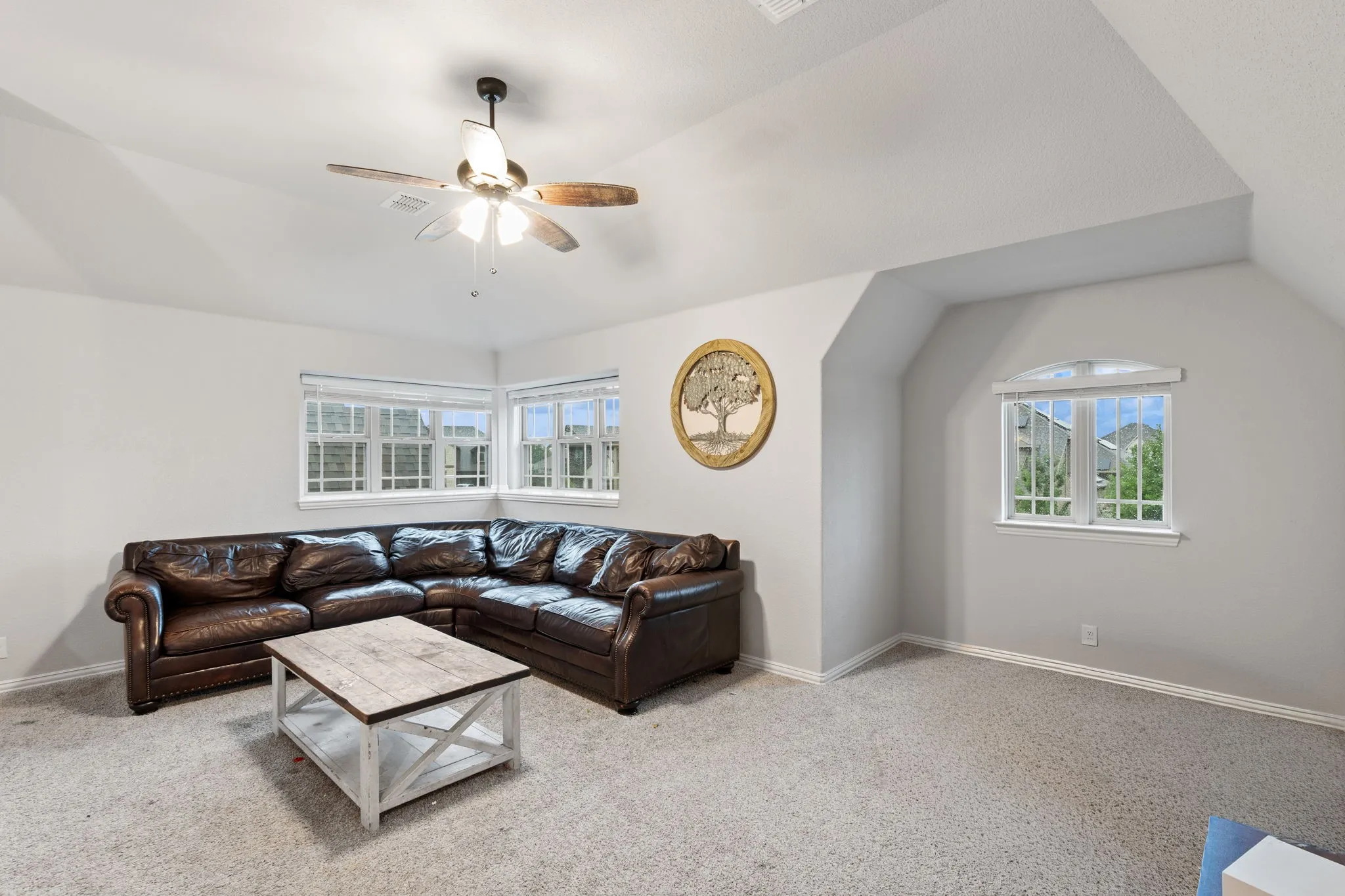 Huge gameroom upstairs, perfect for movies and office space