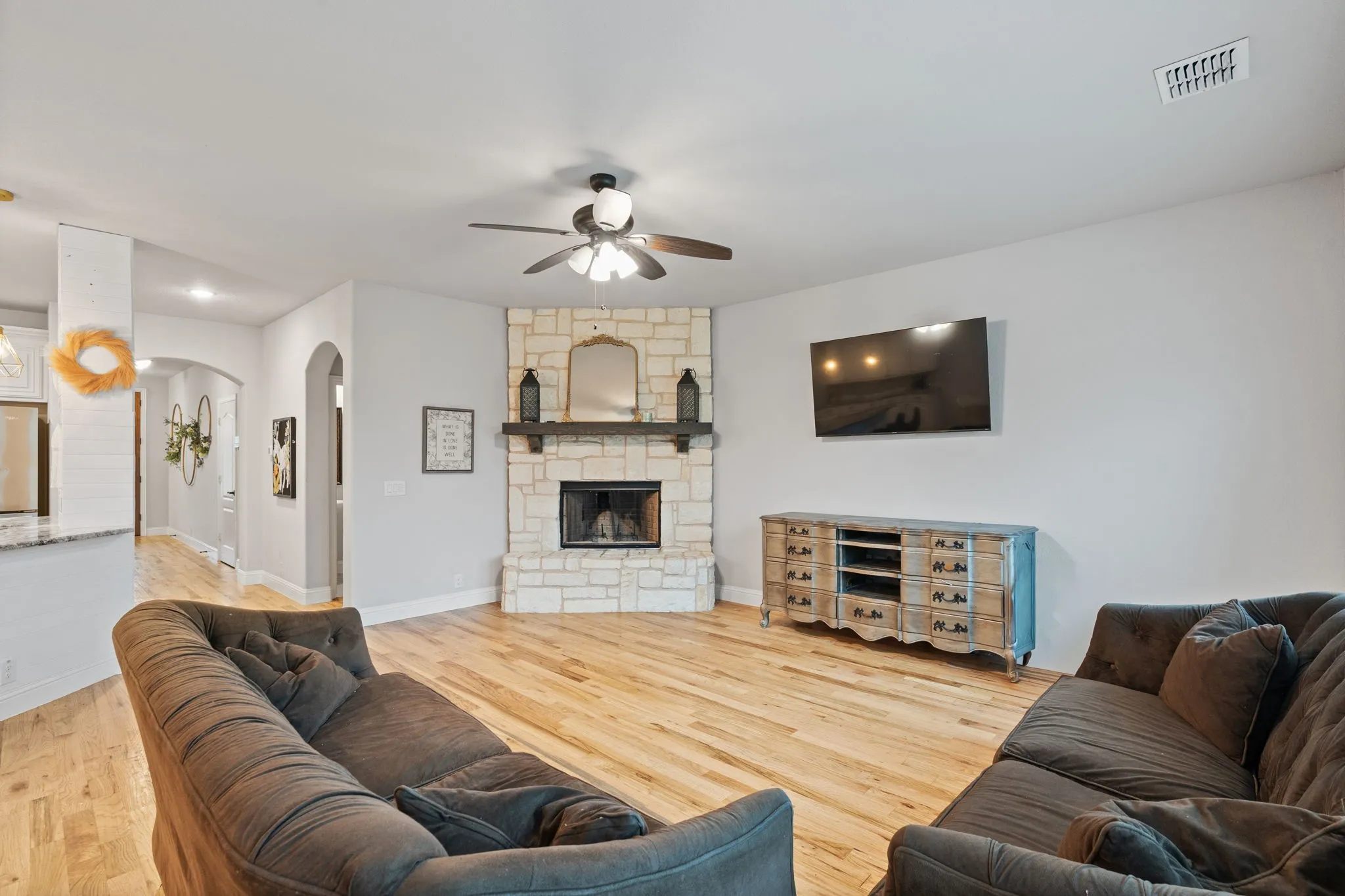 Single Family Residence For Sale in Tarrant County , 505 Winterwood Court, Fort Worth, Texas 76131, 5 Bedroom, 4 Bathroom, 2 Garage spaces, 3,221 Sqft, built in 2021, mls#21261605, Real Estate Agent in Fort Worth, Homes For Sale in Tarrant county, Homes For Sale in Fort Worth, Realtor in Fort Worth Texas, Real Estate Brokerage Independent Realty Texas, Luminita Cordes Realtor
