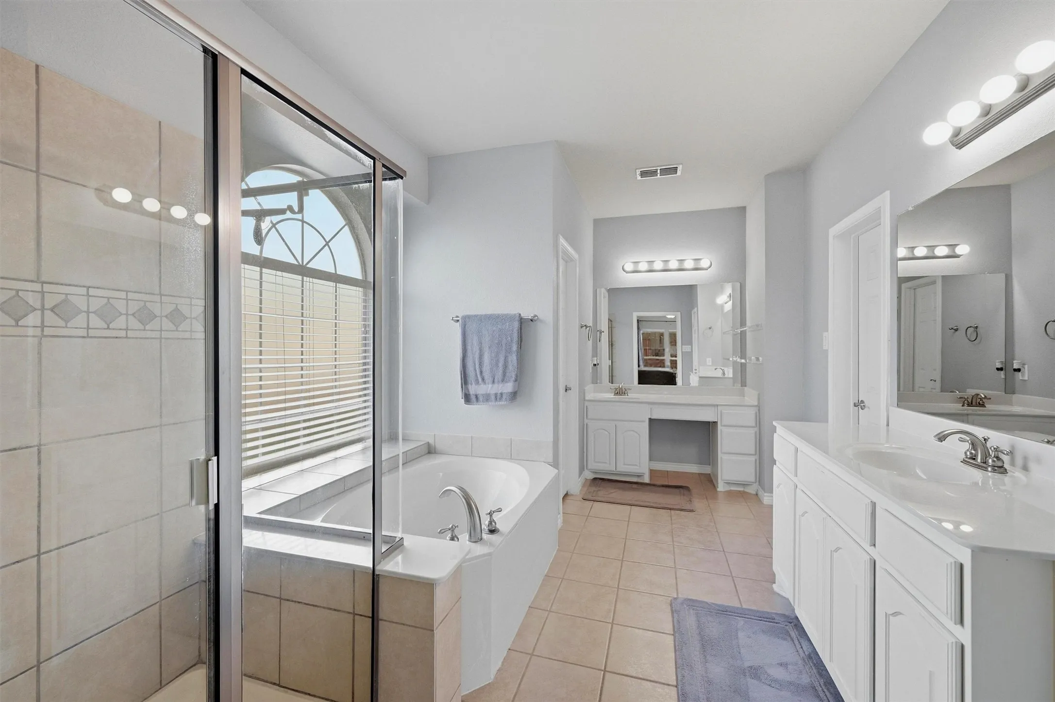 Single Family Residence For Sale in Collin County , 3504 Irvin Drive, Sachse, Texas 75048, 5 Bedroom, 4 Bathroom, 2 Garage spaces, 3,228 Sqft, built in 2008, mls#21261508, Real Estate Agent in Sachse, Homes For Sale in Collin county, Homes For Sale in Sachse, Realtor in Sachse Texas, Real Estate Brokerage Independent Realty Texas, Luminita Cordes Realtor