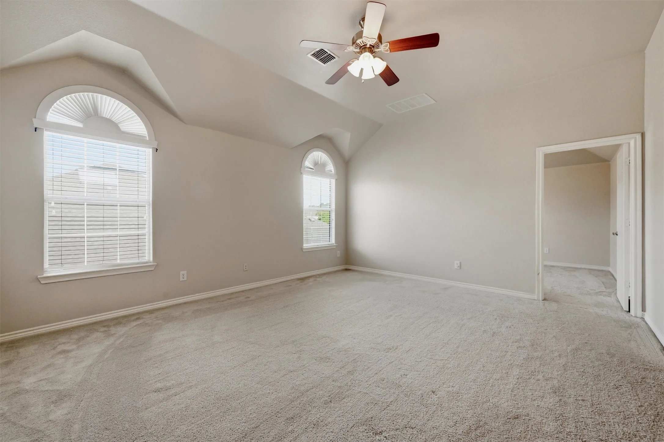 Single Family Residence For Sale in Collin County , 3504 Irvin Drive, Sachse, Texas 75048, 5 Bedroom, 4 Bathroom, 2 Garage spaces, 3,228 Sqft, built in 2008, mls#21261508, Real Estate Agent in Sachse, Homes For Sale in Collin county, Homes For Sale in Sachse, Realtor in Sachse Texas, Real Estate Brokerage Independent Realty Texas, Luminita Cordes Realtor