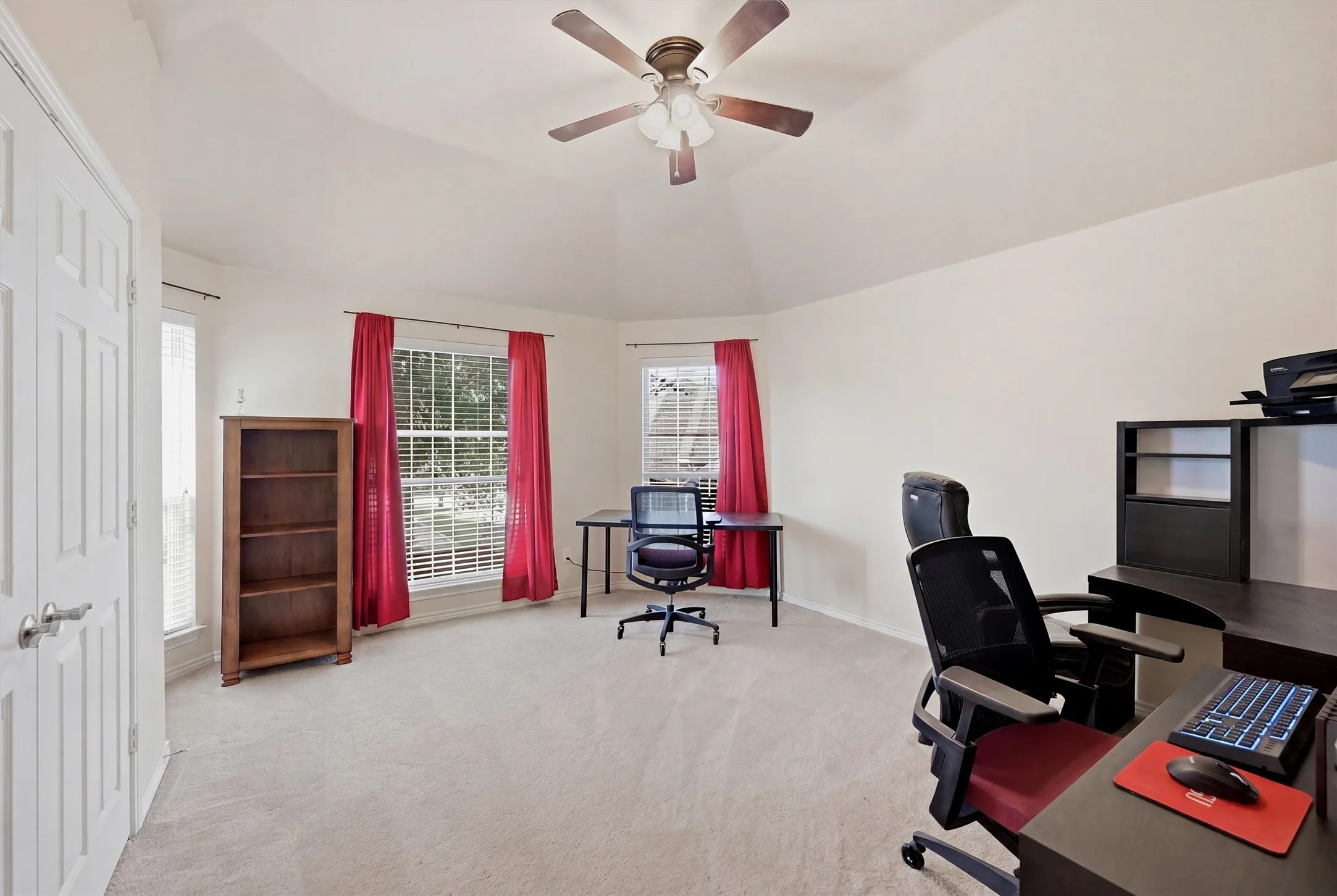 Single Family Residence For Sale in Collin County , 3504 Irvin Drive, Sachse, Texas 75048, 5 Bedroom, 4 Bathroom, 2 Garage spaces, 3,228 Sqft, built in 2008, mls#21261508, Real Estate Agent in Sachse, Homes For Sale in Collin county, Homes For Sale in Sachse, Realtor in Sachse Texas, Real Estate Brokerage Independent Realty Texas, Luminita Cordes Realtor