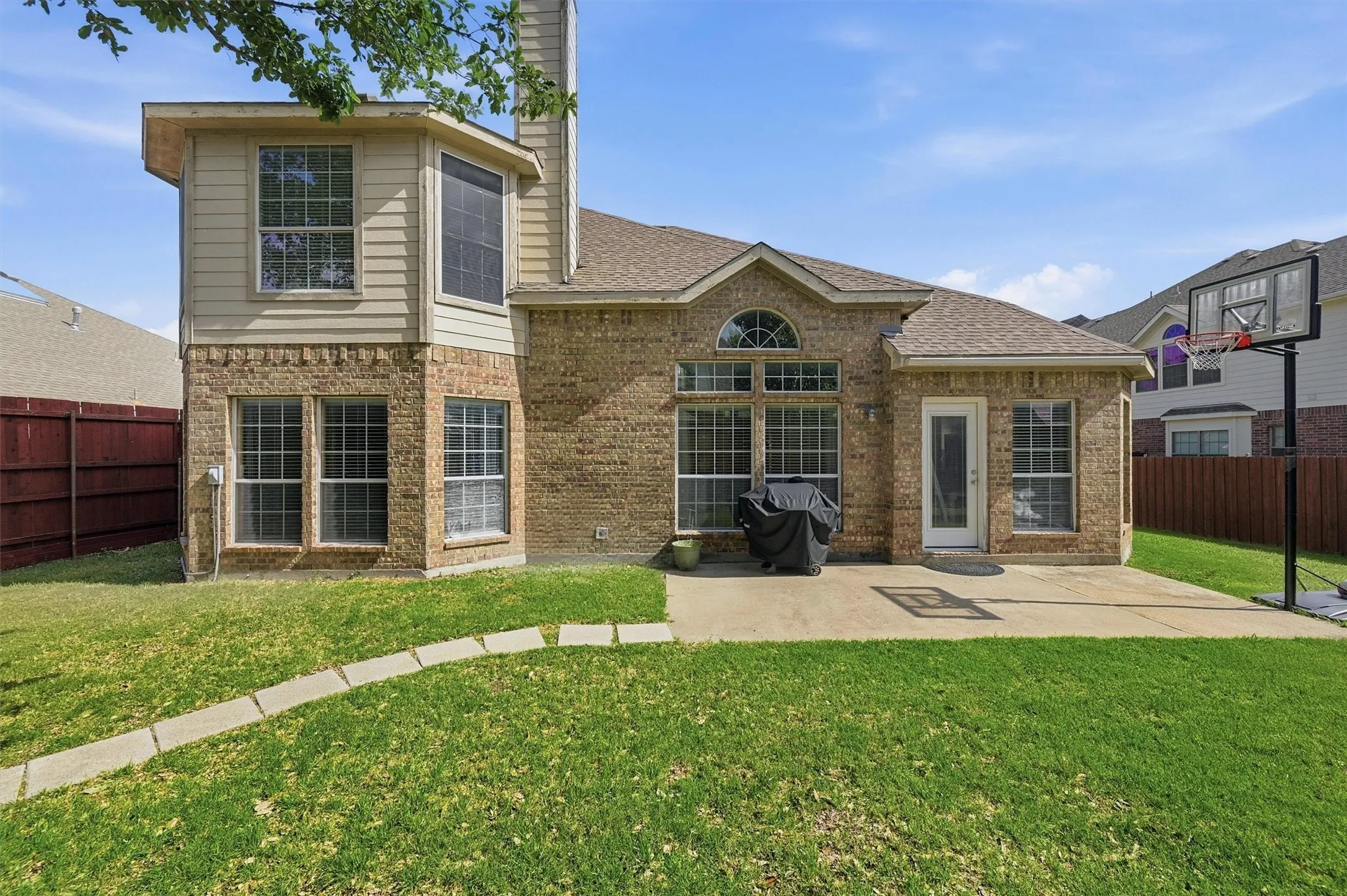 Single Family Residence For Sale in Collin County , 3504 Irvin Drive, Sachse, Texas 75048, 5 Bedroom, 4 Bathroom, 2 Garage spaces, 3,228 Sqft, built in 2008, mls#21261508, Real Estate Agent in Sachse, Homes For Sale in Collin county, Homes For Sale in Sachse, Realtor in Sachse Texas, Real Estate Brokerage Independent Realty Texas, Luminita Cordes Realtor