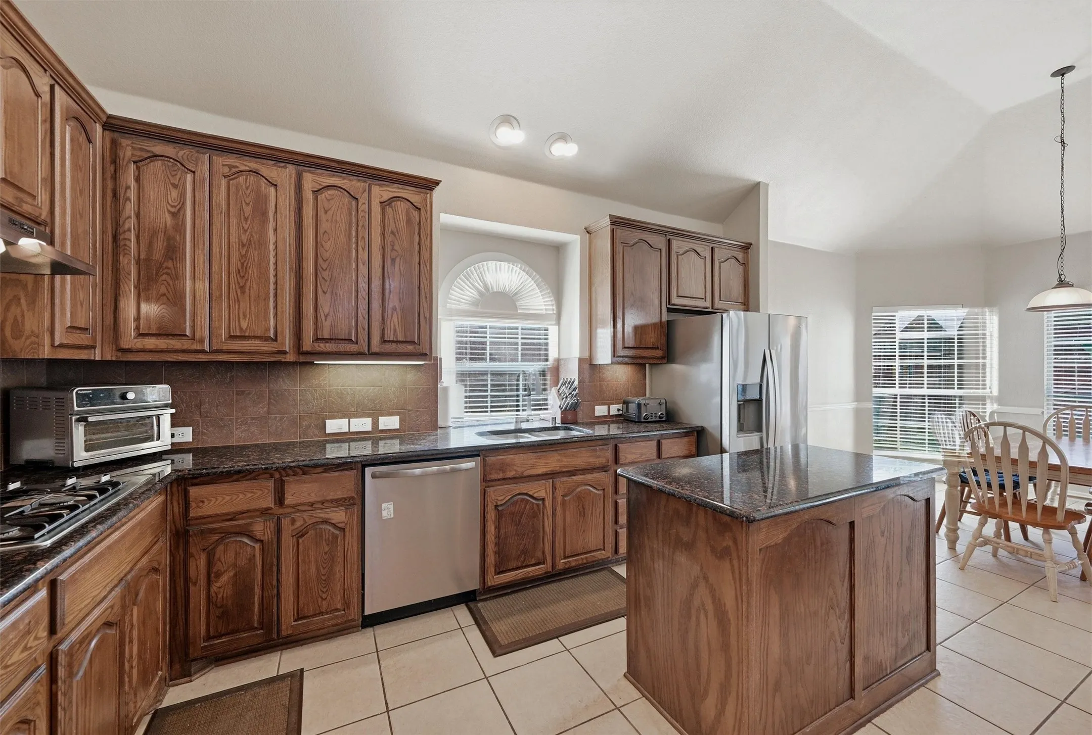 Single Family Residence For Sale in Collin County , 3504 Irvin Drive, Sachse, Texas 75048, 5 Bedroom, 4 Bathroom, 2 Garage spaces, 3,228 Sqft, built in 2008, mls#21261508, Real Estate Agent in Sachse, Homes For Sale in Collin county, Homes For Sale in Sachse, Realtor in Sachse Texas, Real Estate Brokerage Independent Realty Texas, Luminita Cordes Realtor