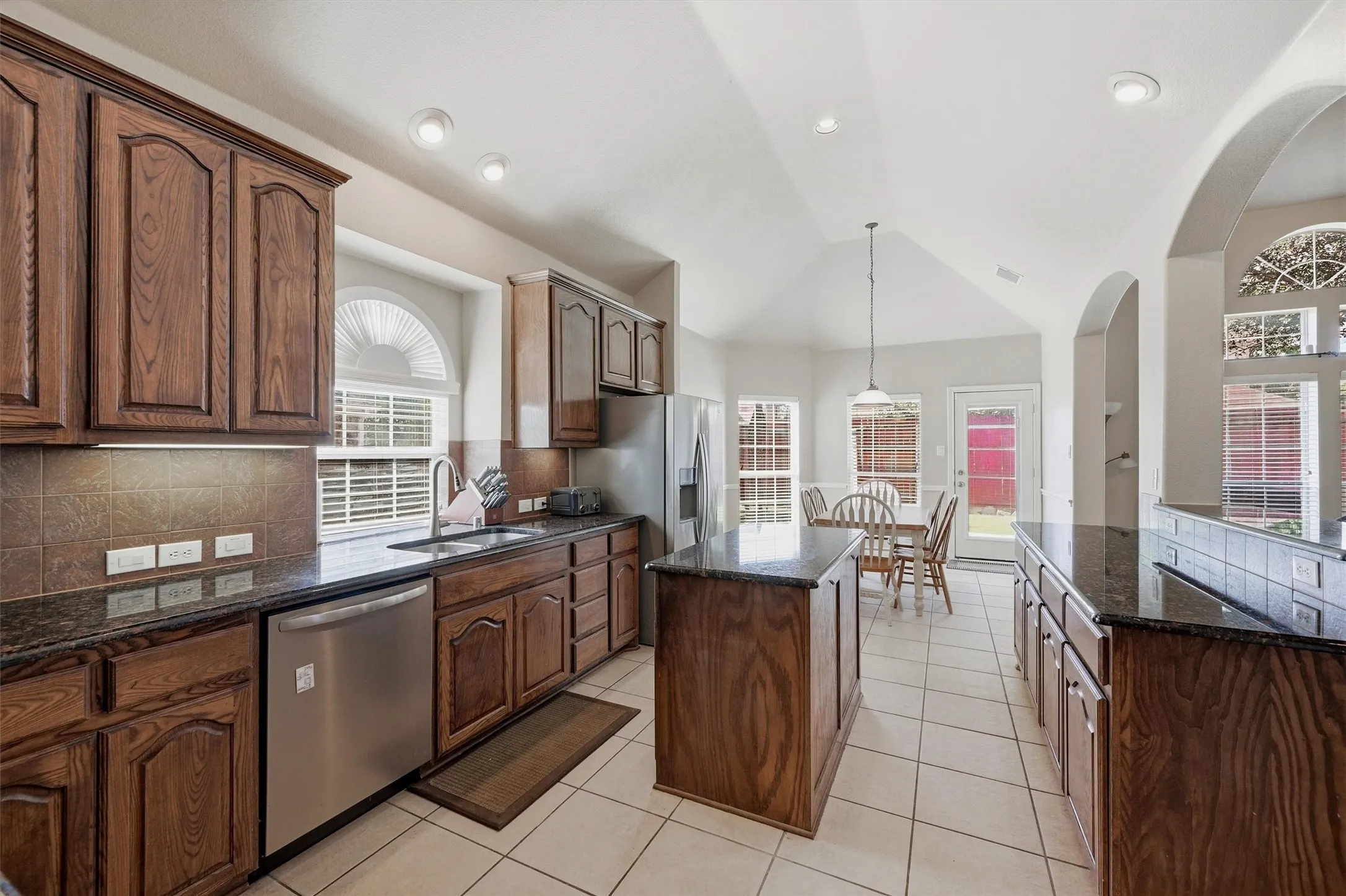 Single Family Residence For Sale in Collin County , 3504 Irvin Drive, Sachse, Texas 75048, 5 Bedroom, 4 Bathroom, 2 Garage spaces, 3,228 Sqft, built in 2008, mls#21261508, Real Estate Agent in Sachse, Homes For Sale in Collin county, Homes For Sale in Sachse, Realtor in Sachse Texas, Real Estate Brokerage Independent Realty Texas, Luminita Cordes Realtor