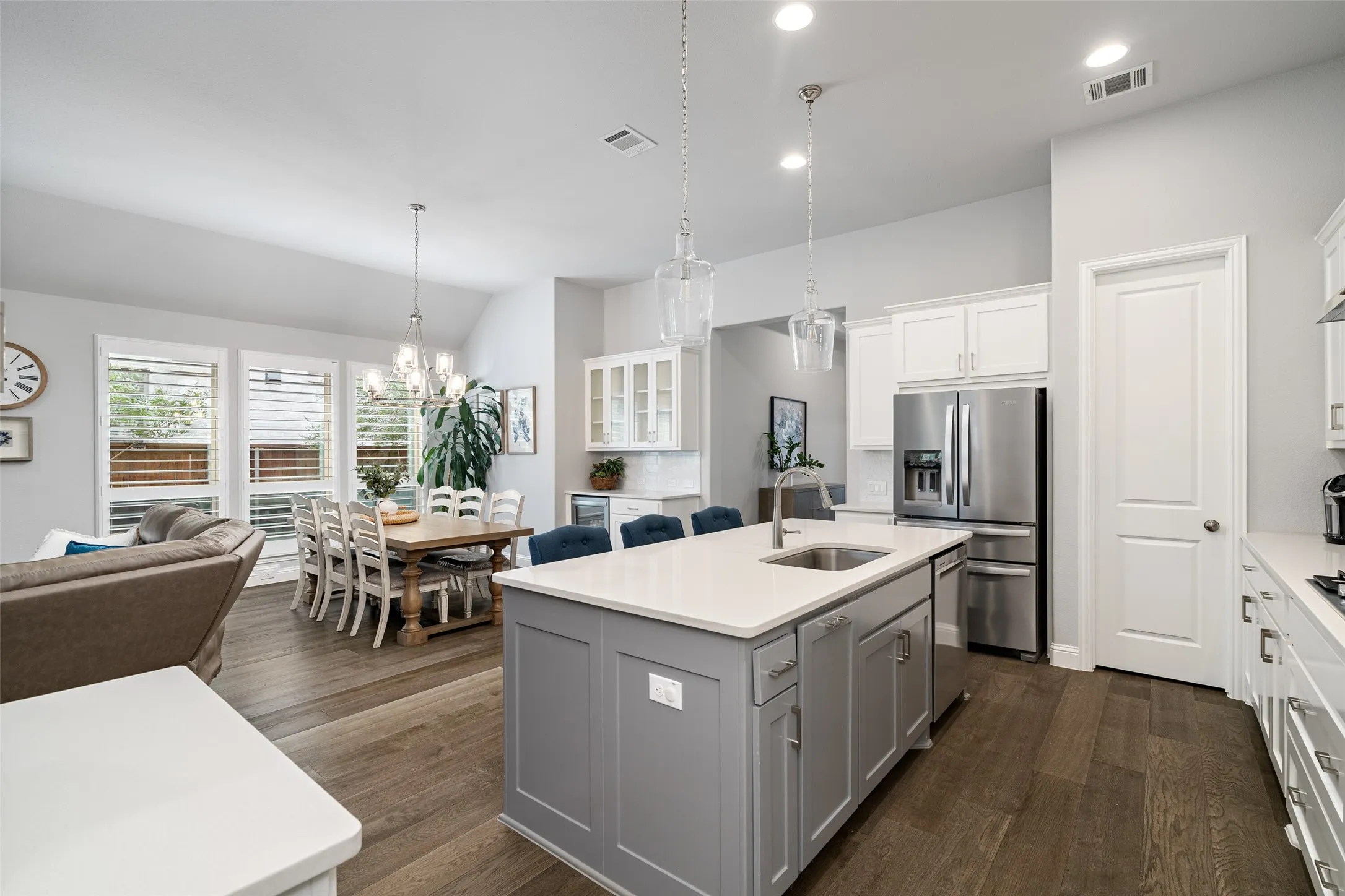 Single Family Residence For Sale in Collin County , 15150 Catalpa Road, Frisco, Texas 75035, 4 Bedroom, 3 Bathroom, 2 Garage spaces, 2,293 Sqft, built in 2019, mls#21262272, Real Estate Agent in Frisco, Homes For Sale in Collin county, Homes For Sale in Frisco, Realtor in Frisco Texas, Real Estate Brokerage Independent Realty Texas, Luminita Cordes Realtor