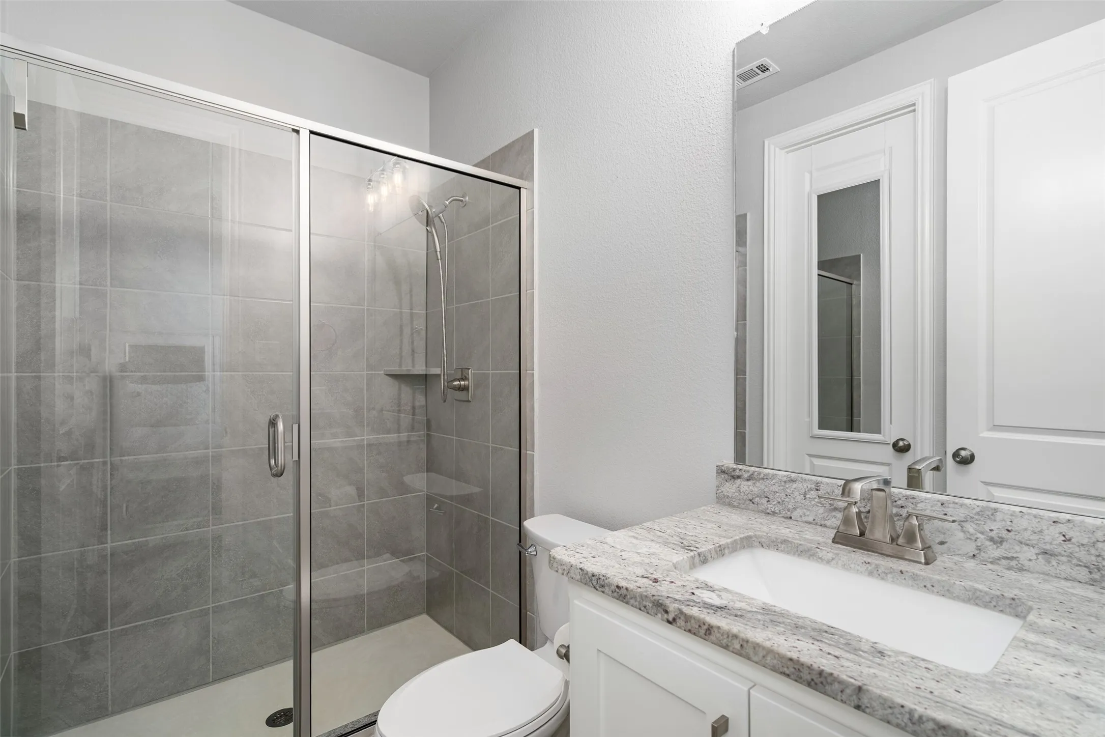 Single Family Residence For Sale in Collin County , 15150 Catalpa Road, Frisco, Texas 75035, 4 Bedroom, 3 Bathroom, 2 Garage spaces, 2,293 Sqft, built in 2019, mls#21262272, Real Estate Agent in Frisco, Homes For Sale in Collin county, Homes For Sale in Frisco, Realtor in Frisco Texas, Real Estate Brokerage Independent Realty Texas, Luminita Cordes Realtor