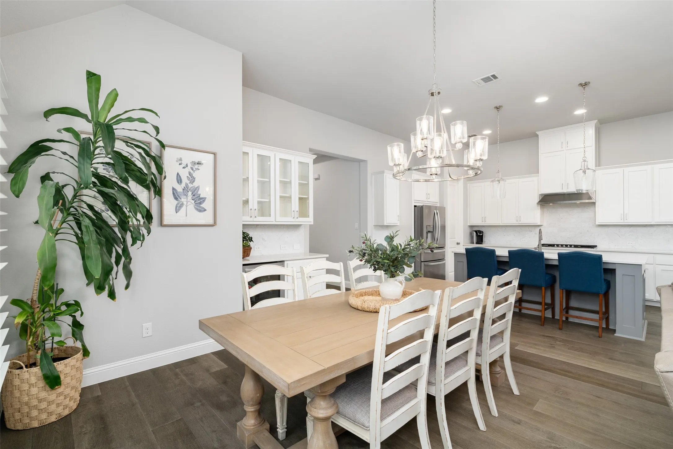 Single Family Residence For Sale in Collin County , 15150 Catalpa Road, Frisco, Texas 75035, 4 Bedroom, 3 Bathroom, 2 Garage spaces, 2,293 Sqft, built in 2019, mls#21262272, Real Estate Agent in Frisco, Homes For Sale in Collin county, Homes For Sale in Frisco, Realtor in Frisco Texas, Real Estate Brokerage Independent Realty Texas, Luminita Cordes Realtor