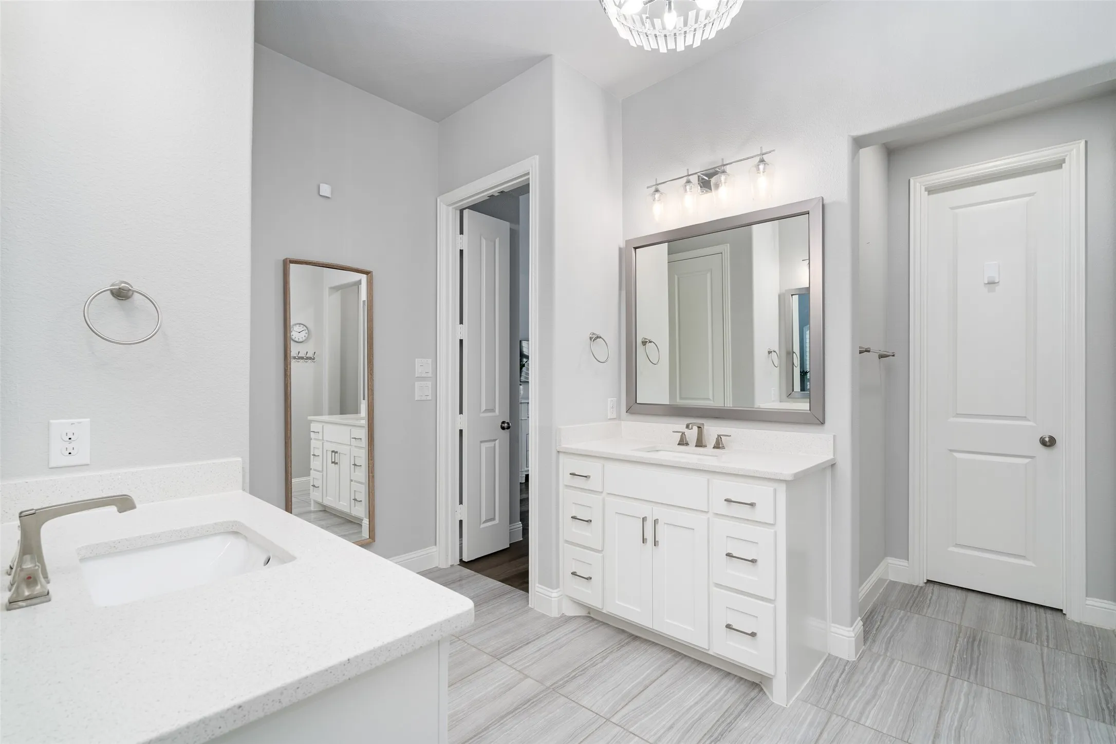 Single Family Residence For Sale in Collin County , 15150 Catalpa Road, Frisco, Texas 75035, 4 Bedroom, 3 Bathroom, 2 Garage spaces, 2,293 Sqft, built in 2019, mls#21262272, Real Estate Agent in Frisco, Homes For Sale in Collin county, Homes For Sale in Frisco, Realtor in Frisco Texas, Real Estate Brokerage Independent Realty Texas, Luminita Cordes Realtor