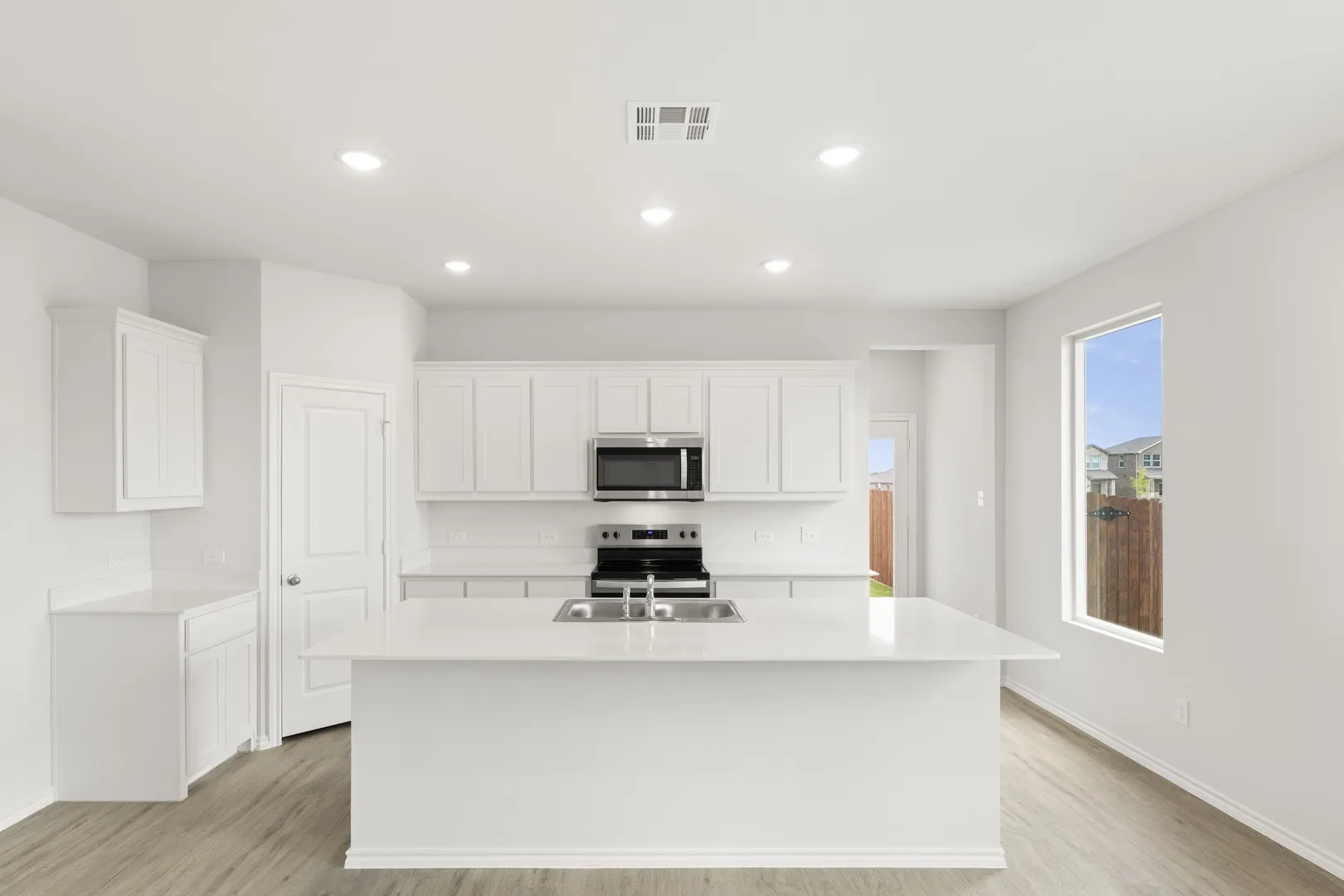 11. 1603 Potomac - Kitchen