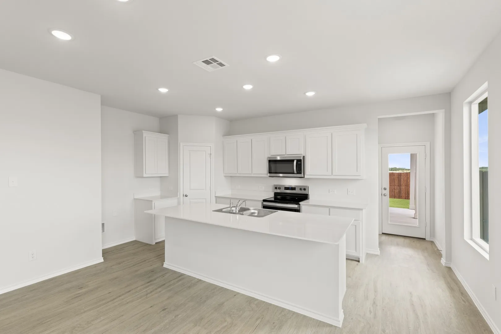 12. 1603 Potomac - Kitchen (2)