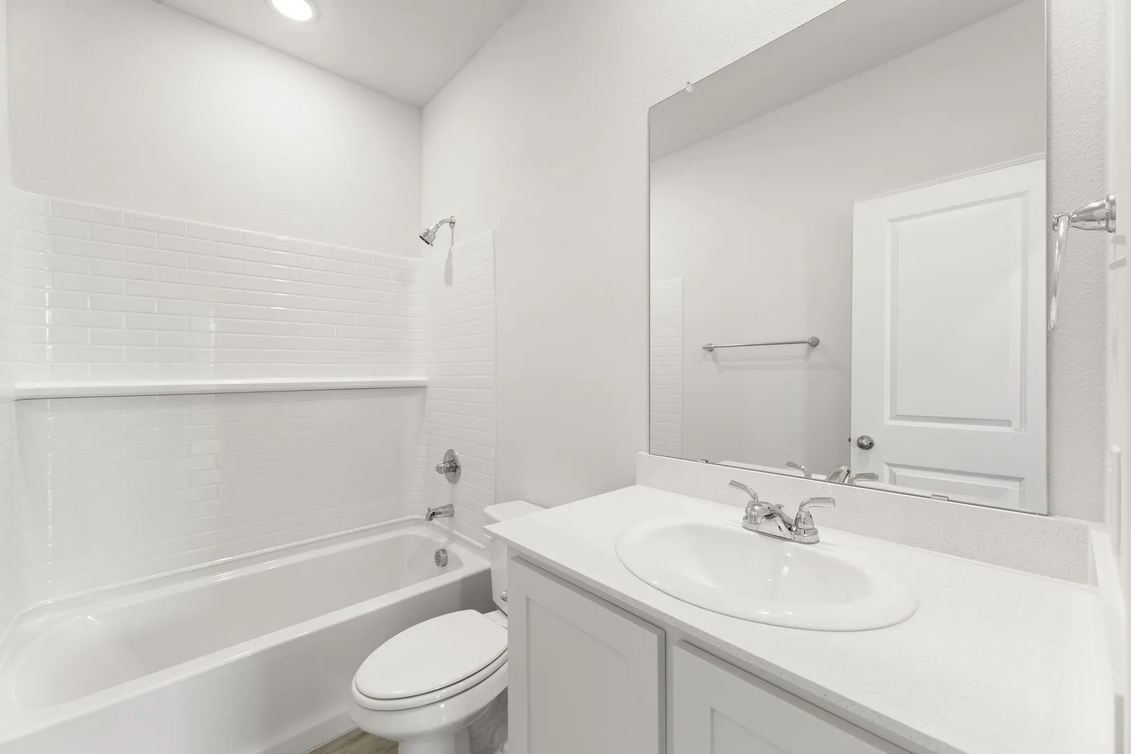 16. 1603 Potomac - 2ND Bath