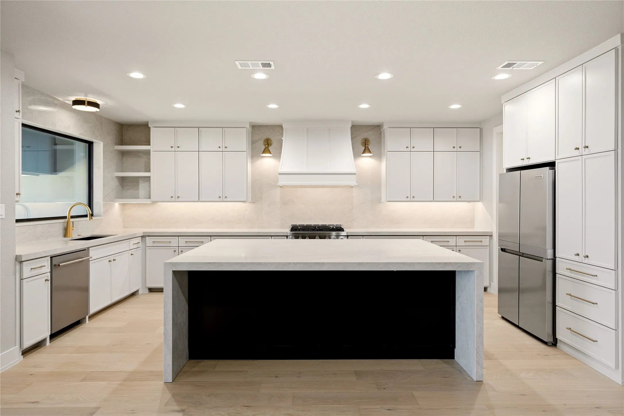 Single Family Residence For Sale in Henderson County , 100 Brentwood Estates Drive, Trinidad, Texas 75163, 6 Bedroom, 6 Bathroom, 2 Garage spaces, 3,843 Sqft, built in 2026, Price $2,299,000, mls#21263788, Real Estate Agent in Trinidad, Homes For Sale in Henderson county, Homes For Sale in Trinidad, Realtor in Trinidad Texas, Real Estate Brokerage Independent Realty Texas, Luminita Cordes Realtor