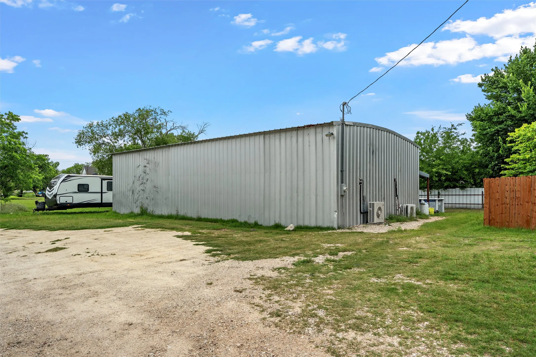 Single Family Residence For Sale in Mc Lennan County , 209 N Goddard Street, Mart, Texas 76664, 3 Bedroom, 2 Bathroom, Garage spaces, 1,662 Sqft, built in 1974, Price $229,000, mls#21263820, Real Estate Agent in Mart, Homes For Sale in Mc Lennan county, Homes For Sale in Mart, Realtor in Mart Texas, Real Estate Brokerage Independent Realty Texas, Luminita Cordes Realtor