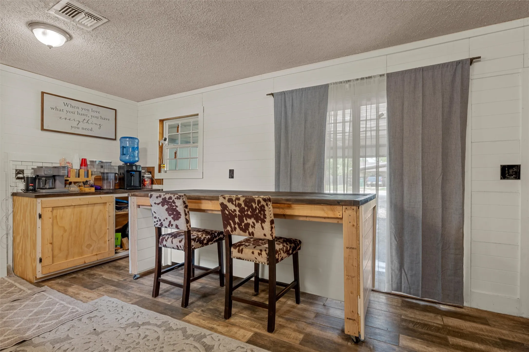 Single Family Residence For Sale in Mc Lennan County , 209 N Goddard Street, Mart, Texas 76664, 3 Bedroom, 2 Bathroom, Garage spaces, 1,662 Sqft, built in 1974, Price $229,000, mls#21263820, Real Estate Agent in Mart, Homes For Sale in Mc Lennan county, Homes For Sale in Mart, Realtor in Mart Texas, Real Estate Brokerage Independent Realty Texas, Luminita Cordes Realtor