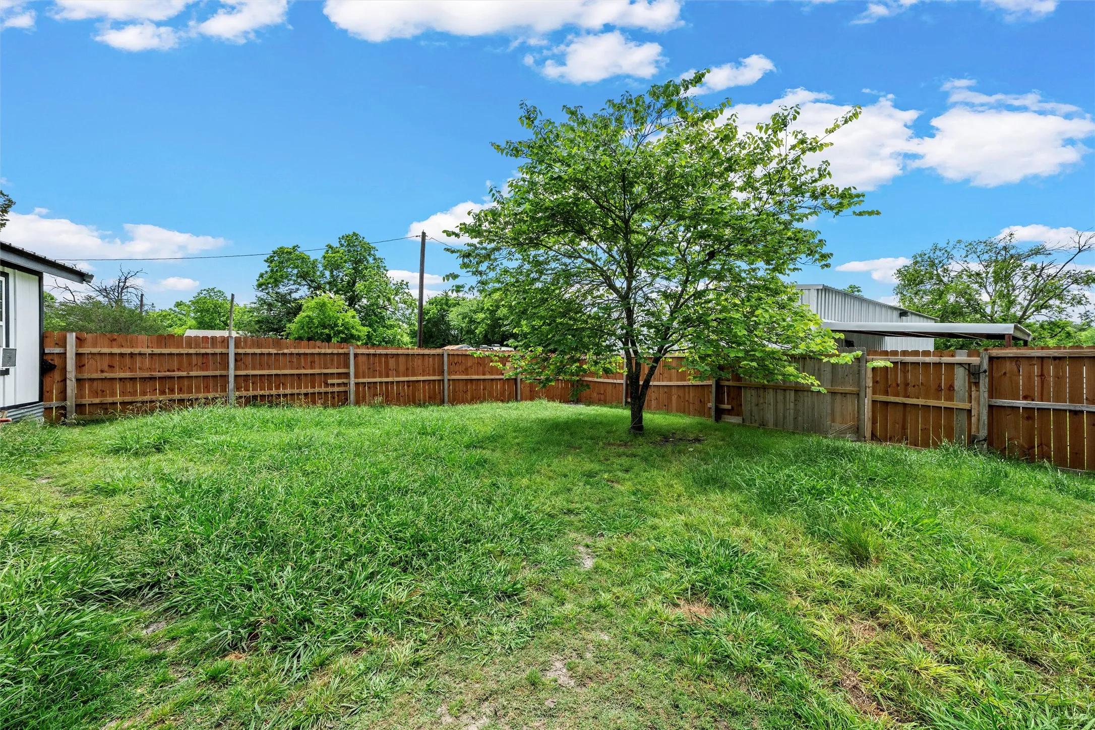 Single Family Residence For Sale in Mc Lennan County , 209 N Goddard Street, Mart, Texas 76664, 3 Bedroom, 2 Bathroom, Garage spaces, 1,662 Sqft, built in 1974, Price $229,000, mls#21263820, Real Estate Agent in Mart, Homes For Sale in Mc Lennan county, Homes For Sale in Mart, Realtor in Mart Texas, Real Estate Brokerage Independent Realty Texas, Luminita Cordes Realtor