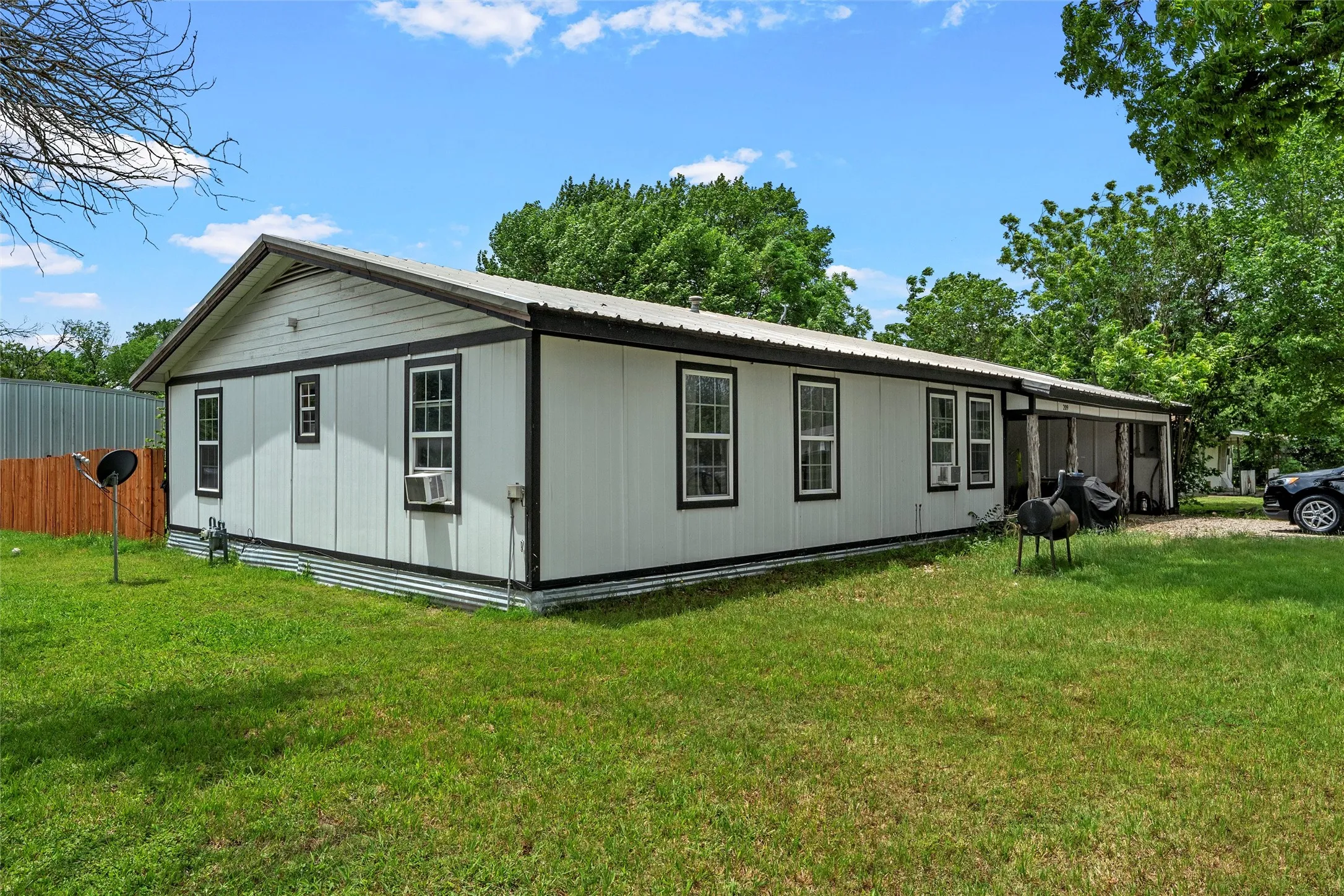 Single Family Residence For Sale in Mc Lennan County , 209 N Goddard Street, Mart, Texas 76664, 3 Bedroom, 2 Bathroom, Garage spaces, 1,662 Sqft, built in 1974, Price $229,000, mls#21263820, Real Estate Agent in Mart, Homes For Sale in Mc Lennan county, Homes For Sale in Mart, Realtor in Mart Texas, Real Estate Brokerage Independent Realty Texas, Luminita Cordes Realtor