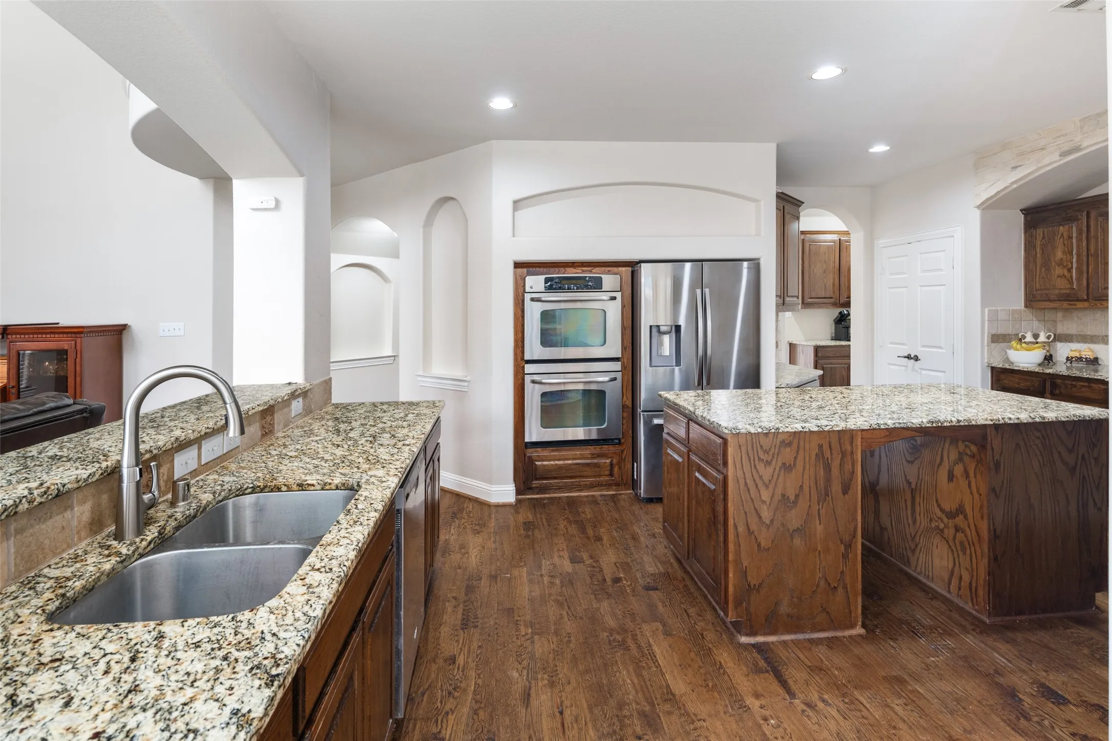 Single Family Residence For Sale in Collin County , 1737 Mapleleaf Drive, Wylie, Texas 75098, 6 Bedrooms, 4 Bathrooms, 3 Garage spaces, 4,168 Sqft, built in 2008, Price $674,900, mls#21260788, Real Estate Agent in Wylie, Homes For Sale in Collin county, Homes For Sale in Wylie, Realtor in Wylie Texas, Real Estate Brokerage Independent Realty Texas, Luminita Cordes Realtor