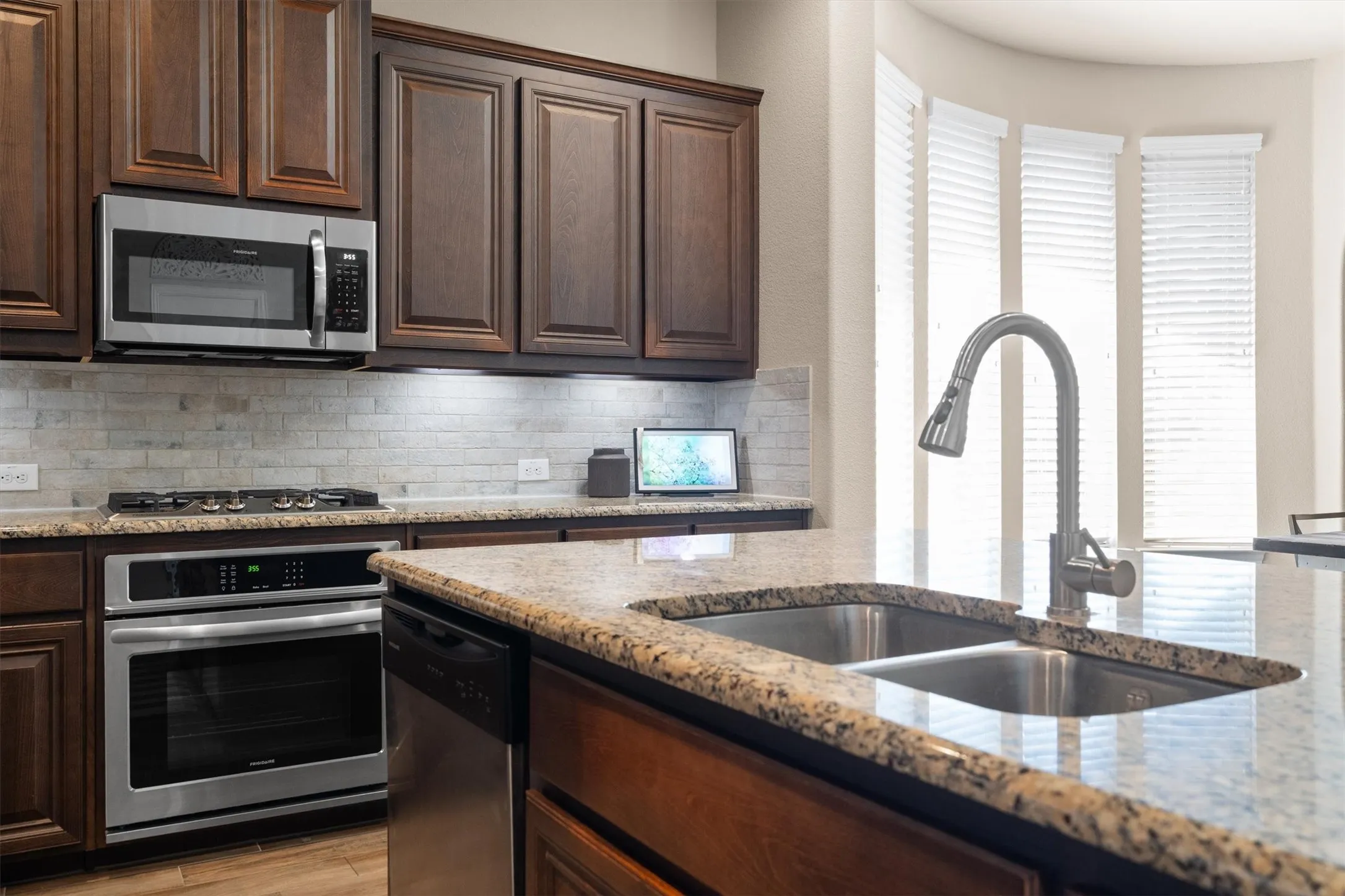 Single Family Residence For Sale in Denton County , 2108 Moonsail Lane, Denton, Texas 76210, 3 Bedroom, 3 Bathroom, 2 Garage spaces, 2,204 Sqft, built in 2018, mls#21264233, Real Estate Agent in Denton, Homes For Sale in Denton county, Homes For Sale in Denton, Realtor in Denton Texas, Real Estate Brokerage Independent Realty Texas, Luminita Cordes Realtor