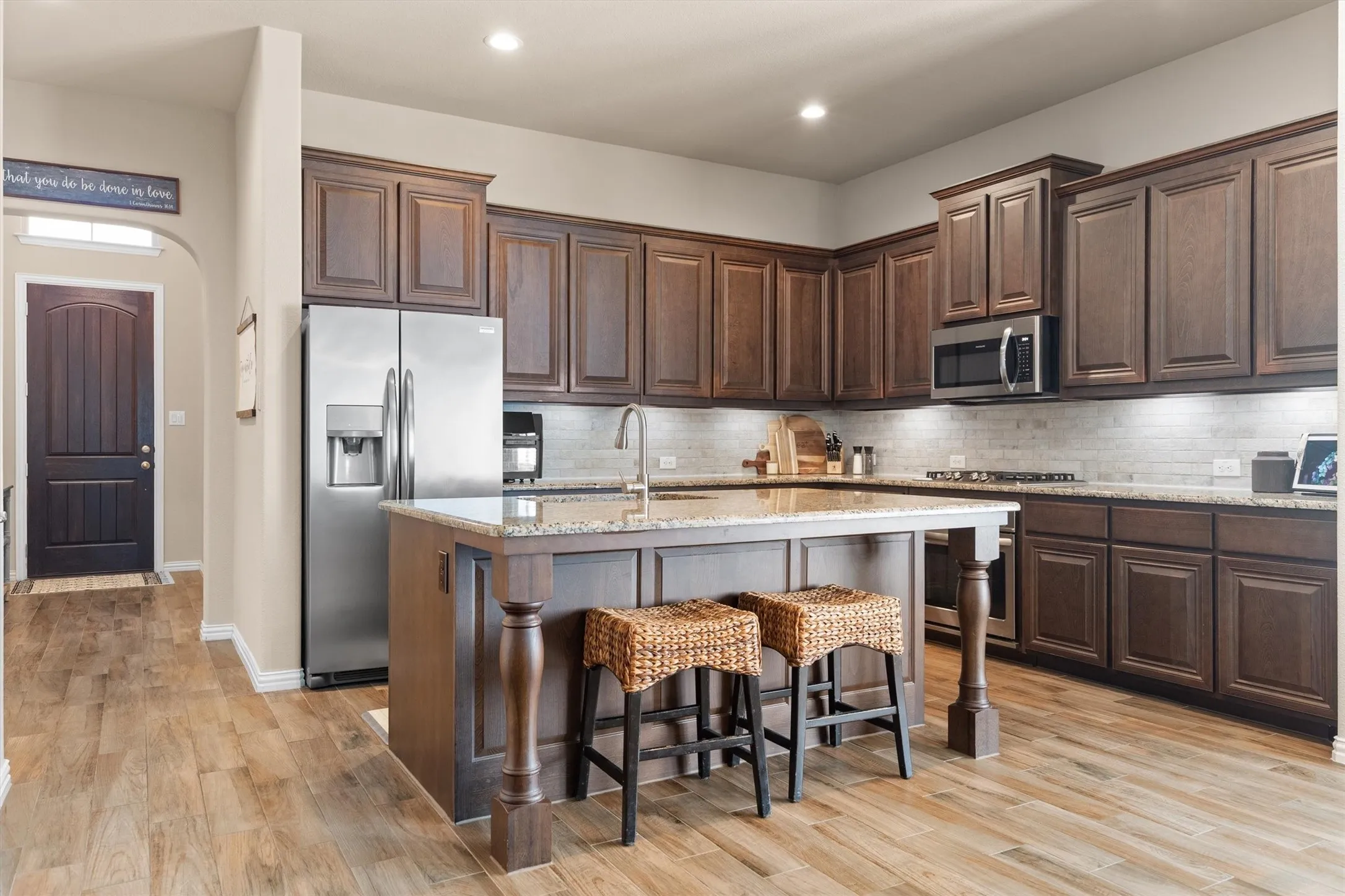 Single Family Residence For Sale in Denton County , 2108 Moonsail Lane, Denton, Texas 76210, 3 Bedroom, 3 Bathroom, 2 Garage spaces, 2,204 Sqft, built in 2018, mls#21264233, Real Estate Agent in Denton, Homes For Sale in Denton county, Homes For Sale in Denton, Realtor in Denton Texas, Real Estate Brokerage Independent Realty Texas, Luminita Cordes Realtor